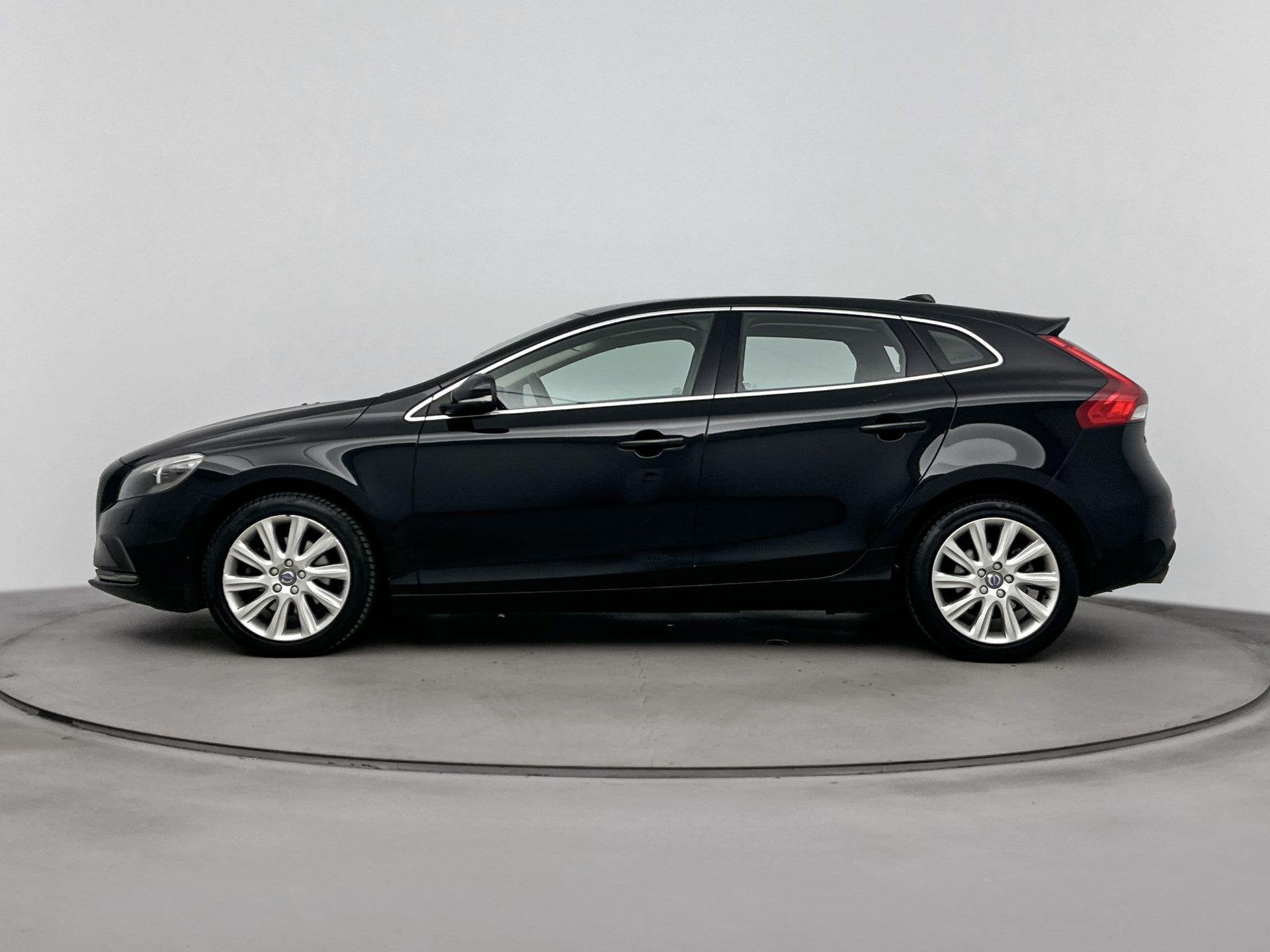 Volvo V40 2.0 T3 Nordic+ 153PK | Trekhaak 1500KG | Navigatie, Gebruikt, Euro 6, Leder en Stof, Zwart