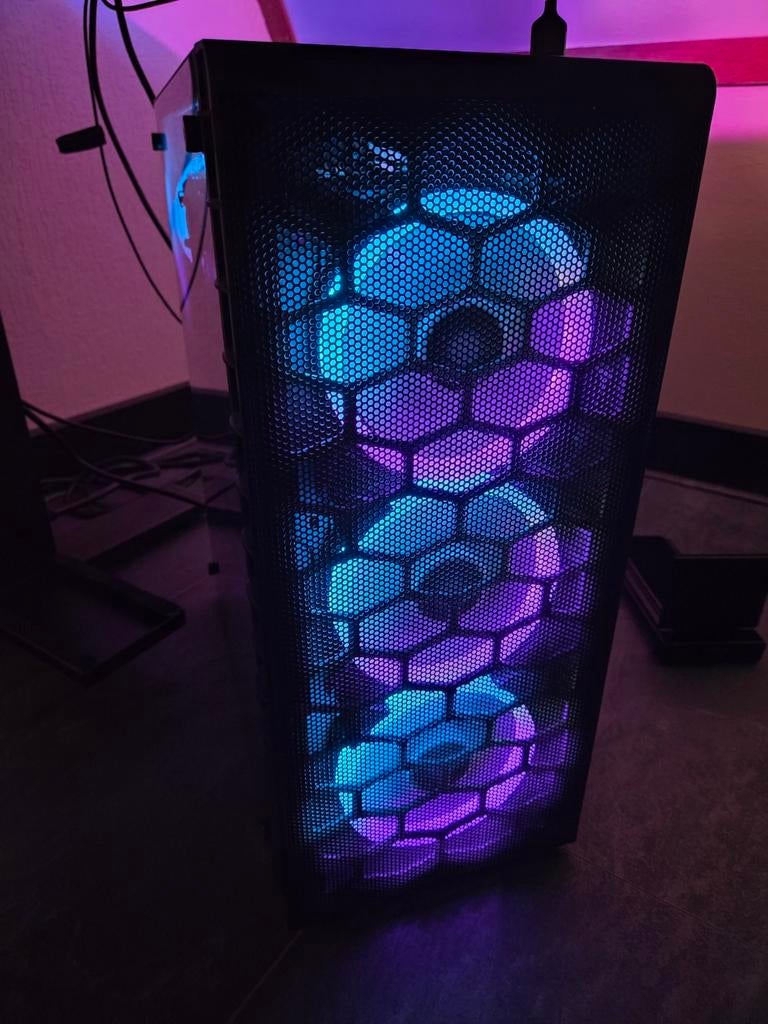 Gaming PC – i9-9900KF + RTX 5060 Ti 16GB + 16GB RAM, Ophalen, Intel Core i9, Gaming PC, Zo goed als nieuw