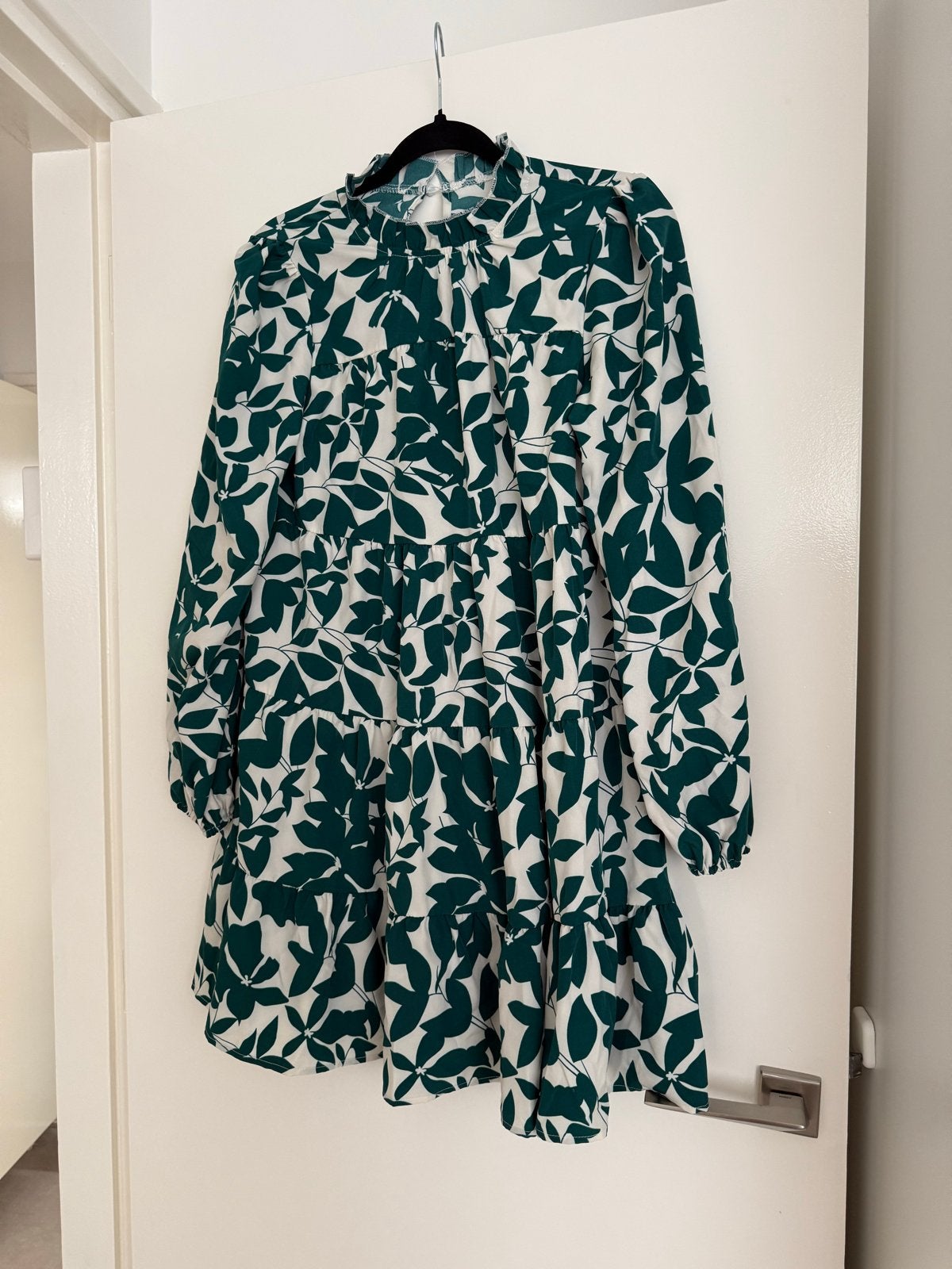 Shein jurk met bladerenprint, Kleding | Dames, Ophalen of Verzenden, Zo goed als nieuw, Maat 36 (S), Boven de knie