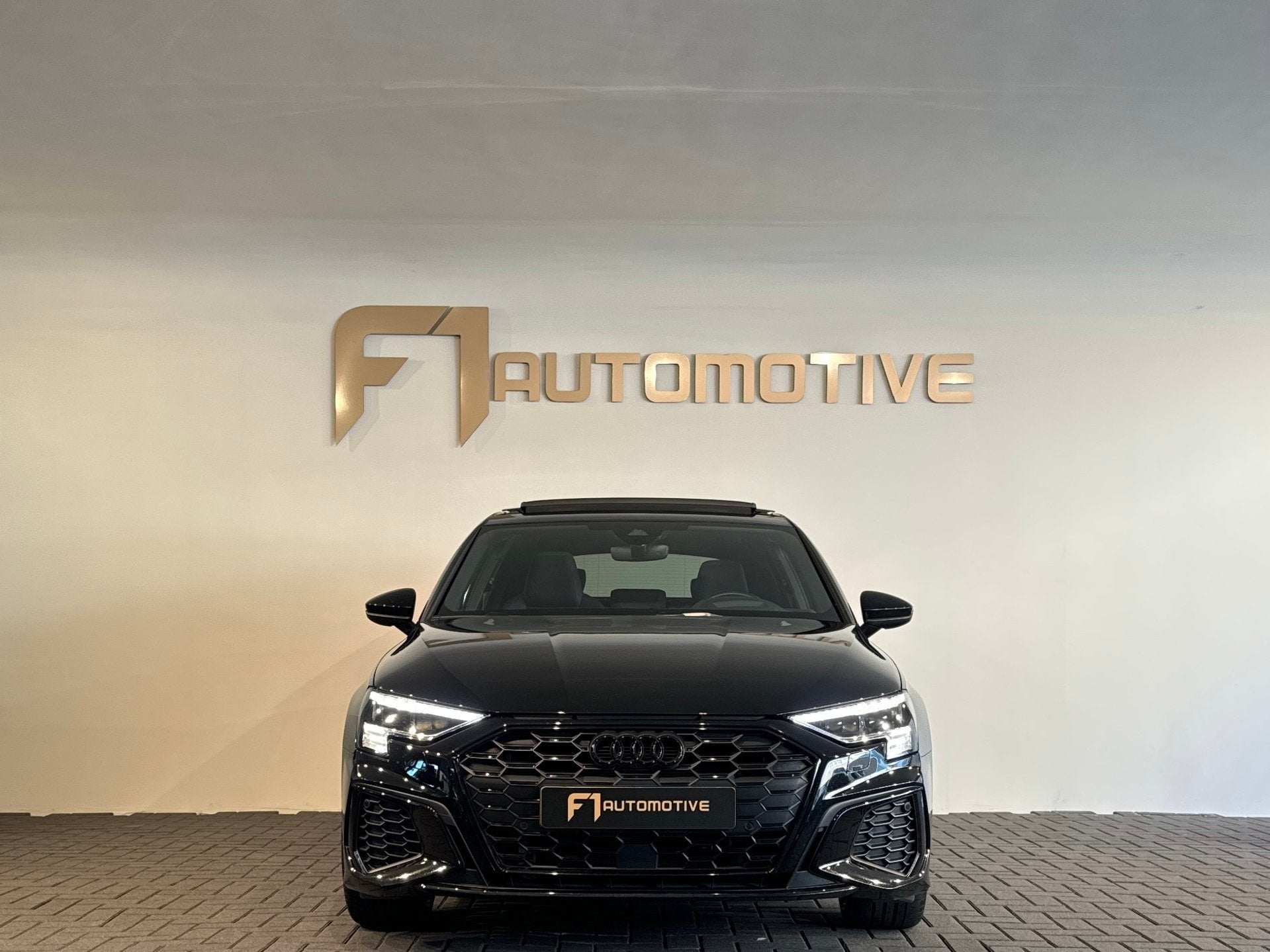 Audi A3 Sportback 45 TFSI e S Line Competition Pano|Massage|, Dealer onderhouden, Gebruikt, Euro 6, 4 cilinders