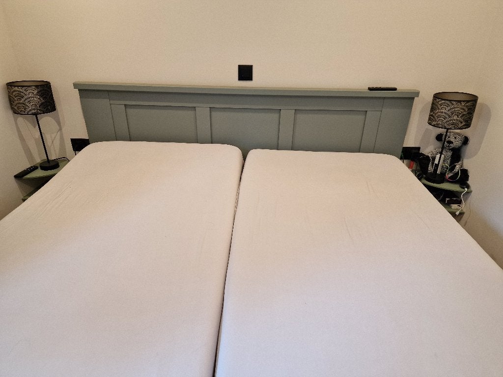 Tweepersoonsbed 180x200 saliegroen met verstelbare bodems, Huis en Inrichting, Slaapkamer | Bedden, Ophalen, Verstelbaar, Tweepersoons