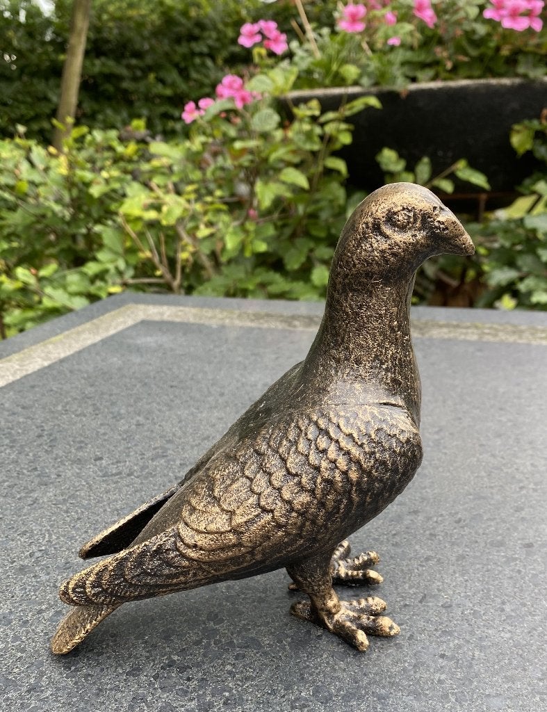 Dierenbeeld Duif, bronskleurig, gietijzer, staand, sierlijk, Tuin en Terras, Tuinbeelden, Nieuw, Ophalen of Verzenden, Harmelen