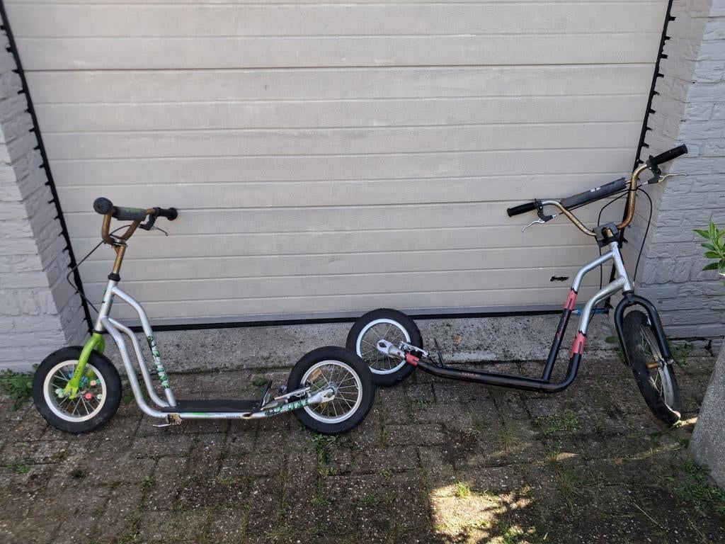 Twee steps, een met drie wielen en een met twee wielen, Fietsen en Brommers, Steps, Ophalen of Verzenden
