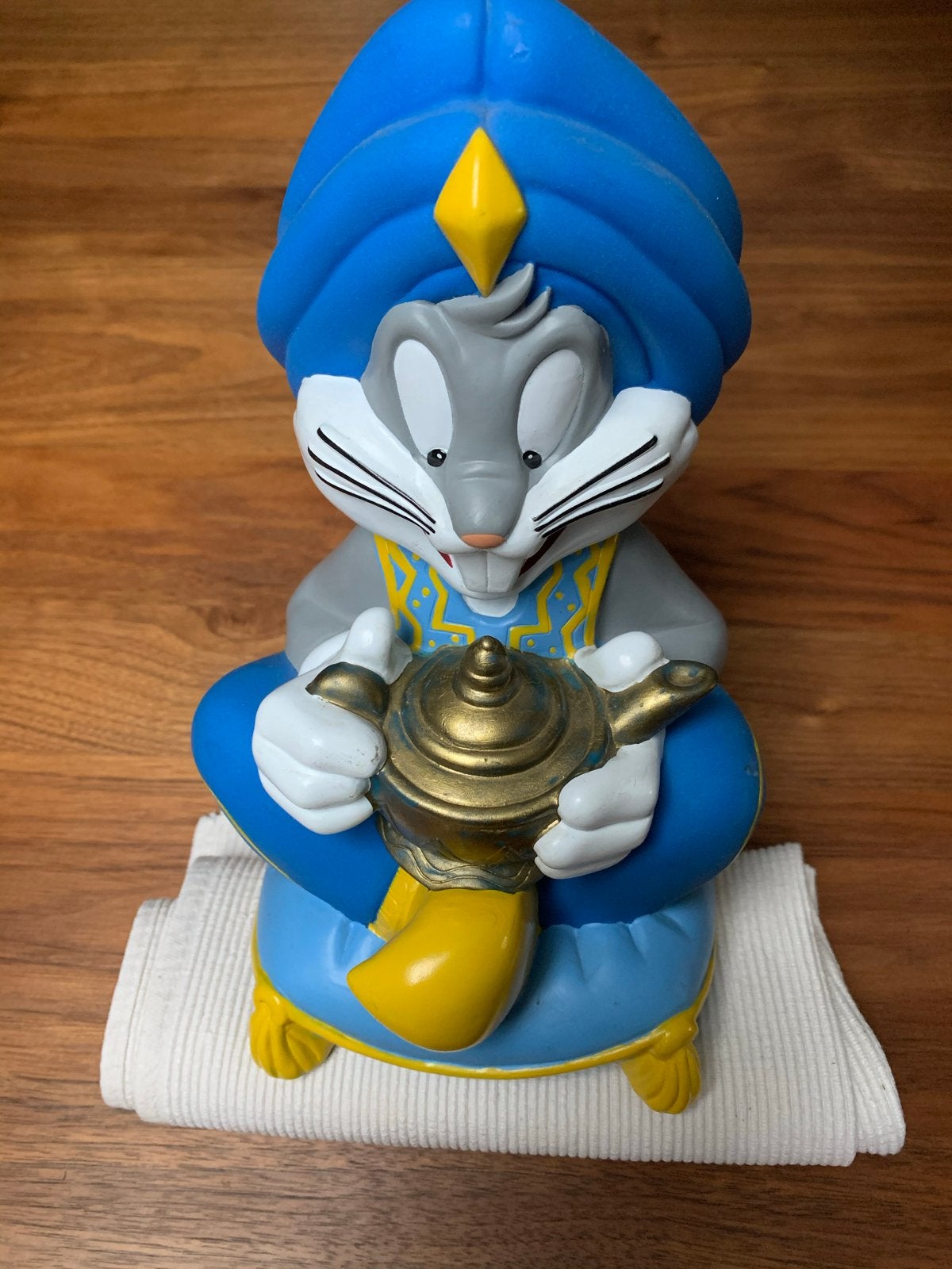 Bugs Bunny spaarpot als Aladdin met lamp, Ophalen, Zo goed als nieuw