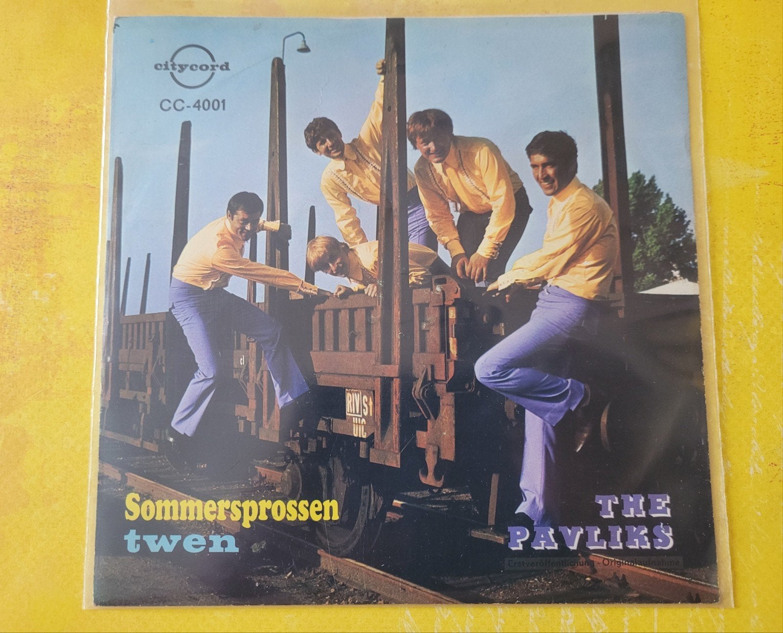 The Pavliks - Sommerprossen - Twen, Ophalen