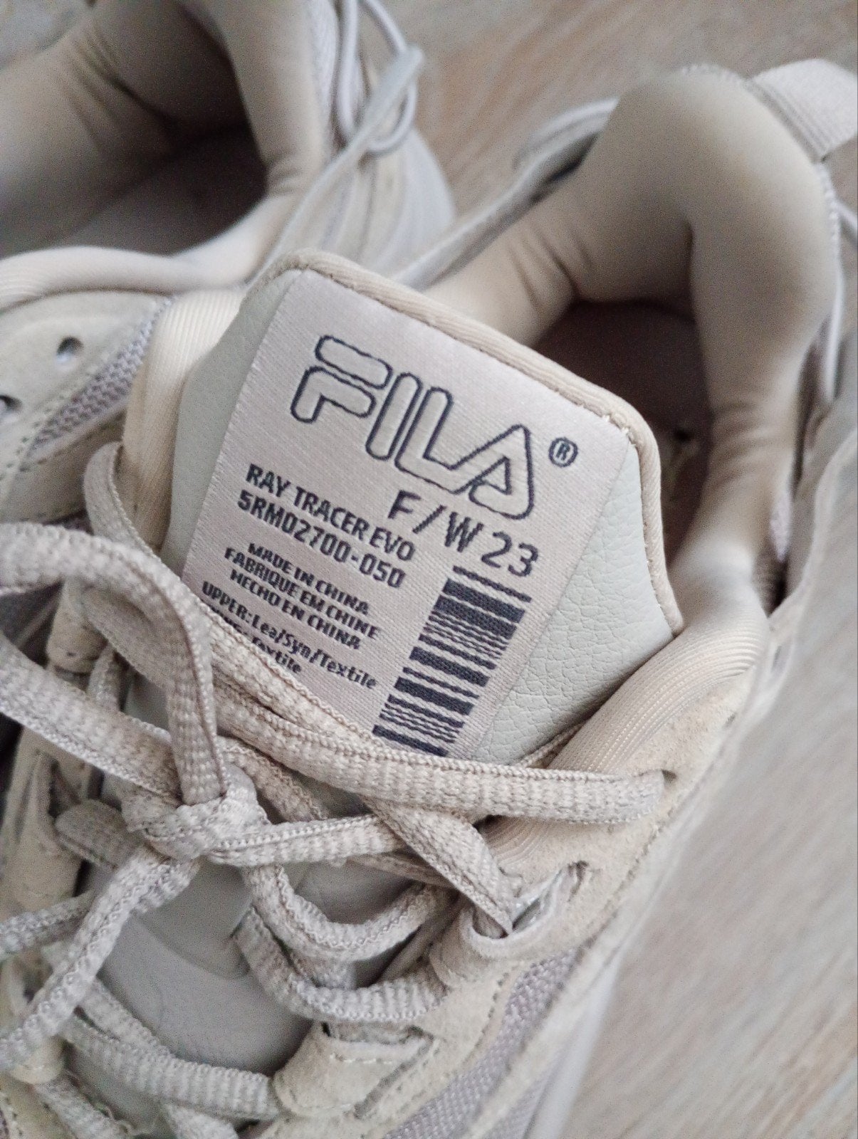 sport schoenen fils dames kleur crème maat 38.5, Ophalen of Verzenden, Zo goed als nieuw, Beige, Sneakers of Gympen