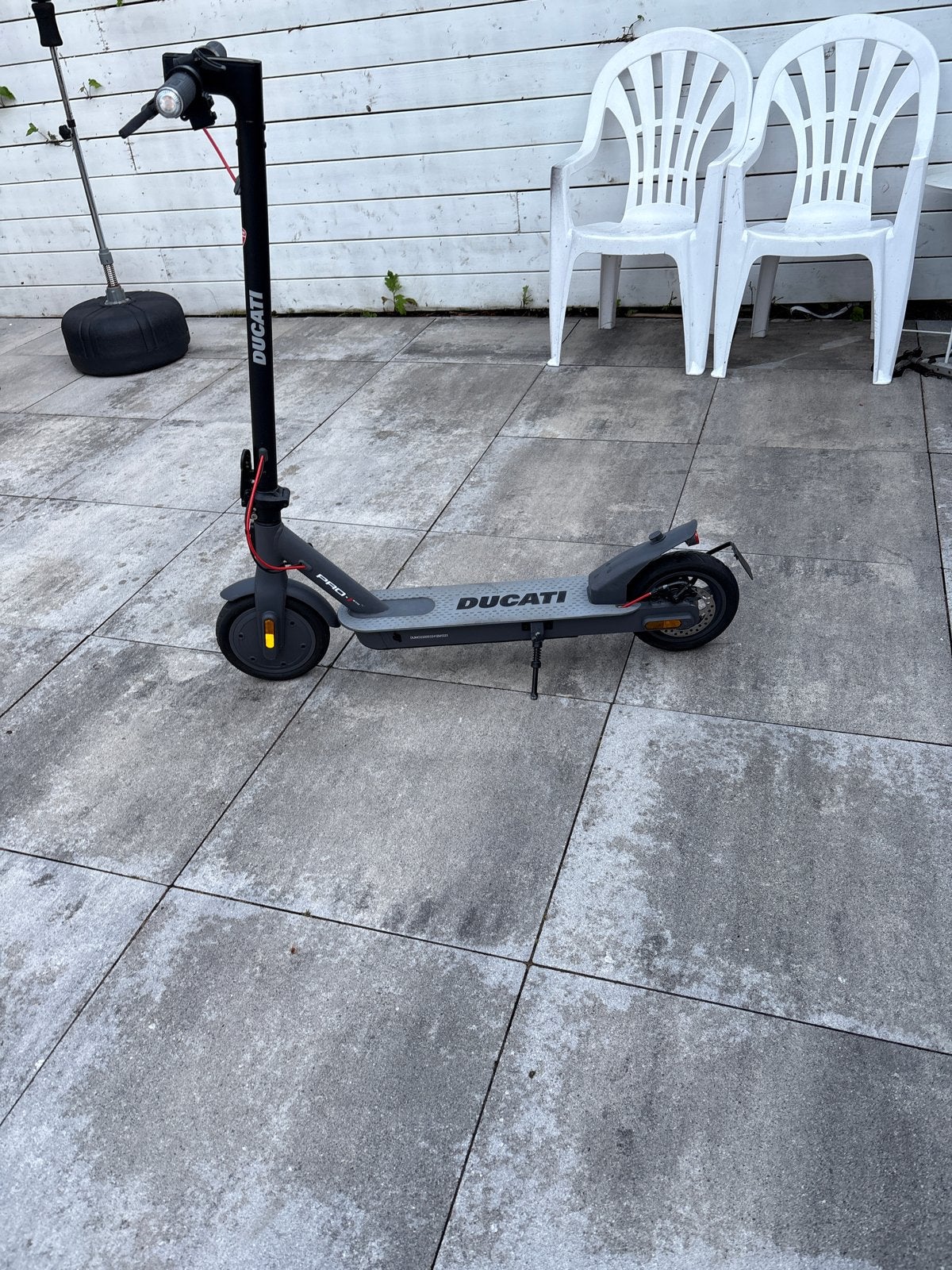Zo goed als nieuwe Ducati elektrische step - 25 km/u, Ophalen of Verzenden, Zo goed als nieuw, Elektrische step (E-scooter)