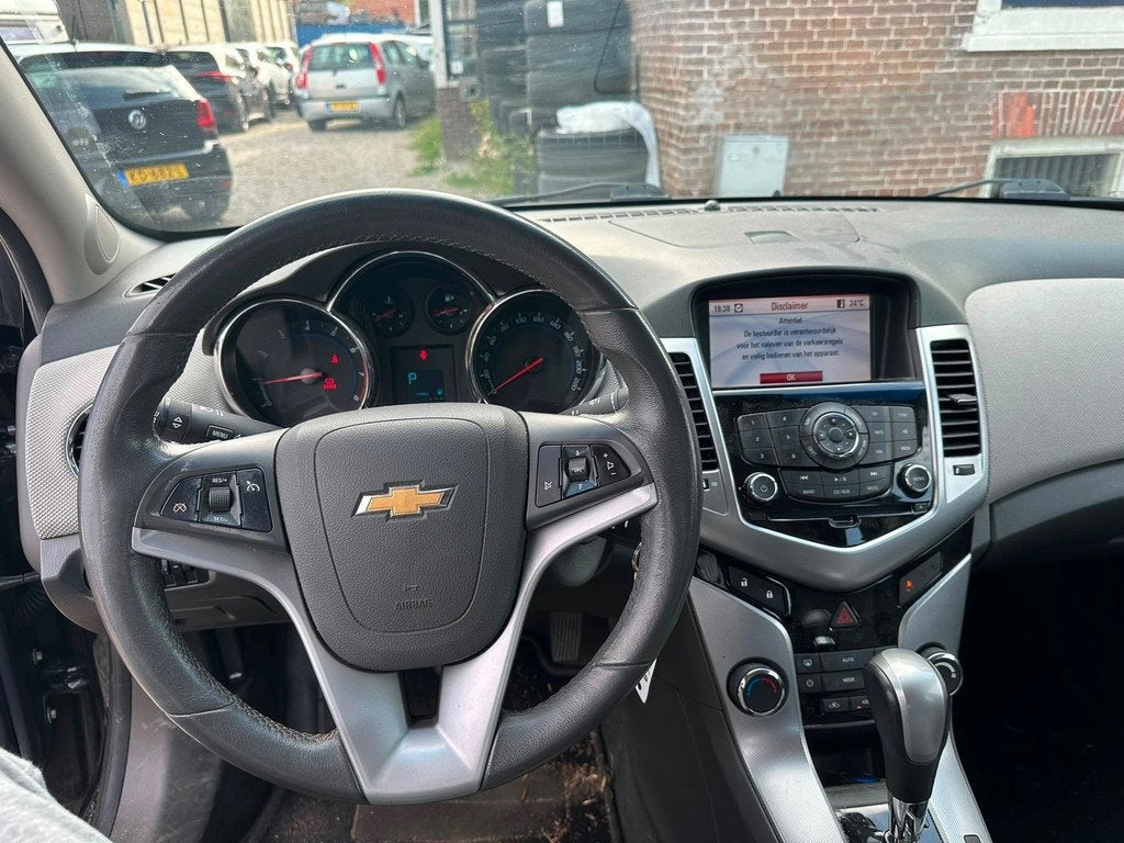 Chevrolet Cruze / Opel Insignia 1.8 LT Automaat Nieuwe Apk Z, Auto's, Chevrolet, Euro 5, Gebruikt, 4 cilinders, 1290 kg