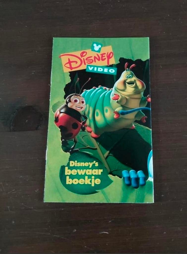 Disney videoband bewaar boekje Luizenleven. 1999., Verzamelen, Ophalen of Verzenden, Zo goed als nieuw, Overige typen