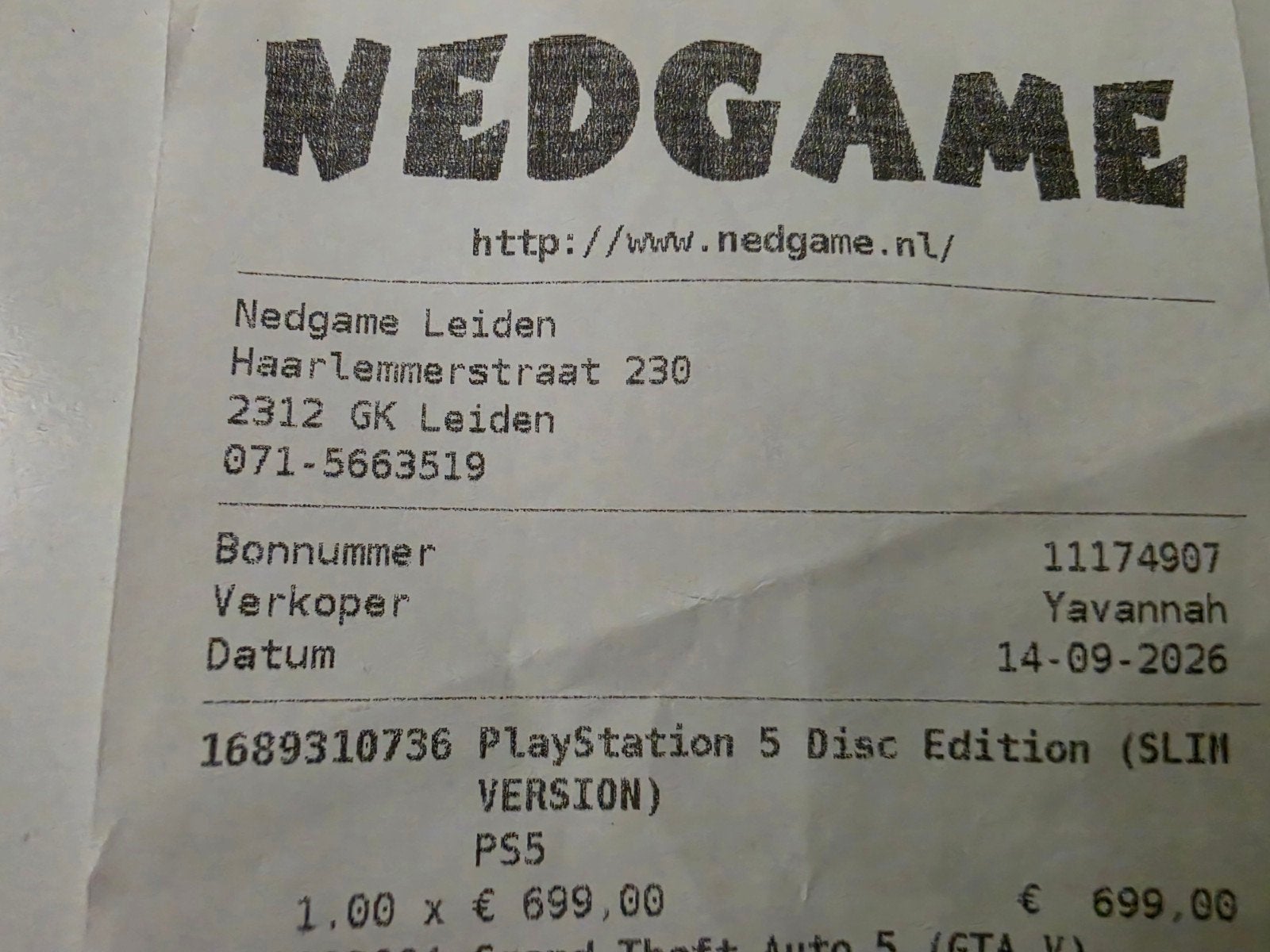 Foto 2 van Nieuwe PS5 Slim Disc 1TB+Garantie tot 14 sep 2028 Lees Goed