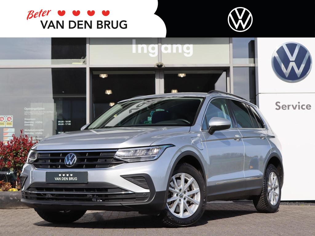 Volkswagen Tiguan 1.4 TSI 245 pk DSG eHybrid Life | Navigati, 1716 kg, Stof, 4 cilinders, Adaptive Cruise Control