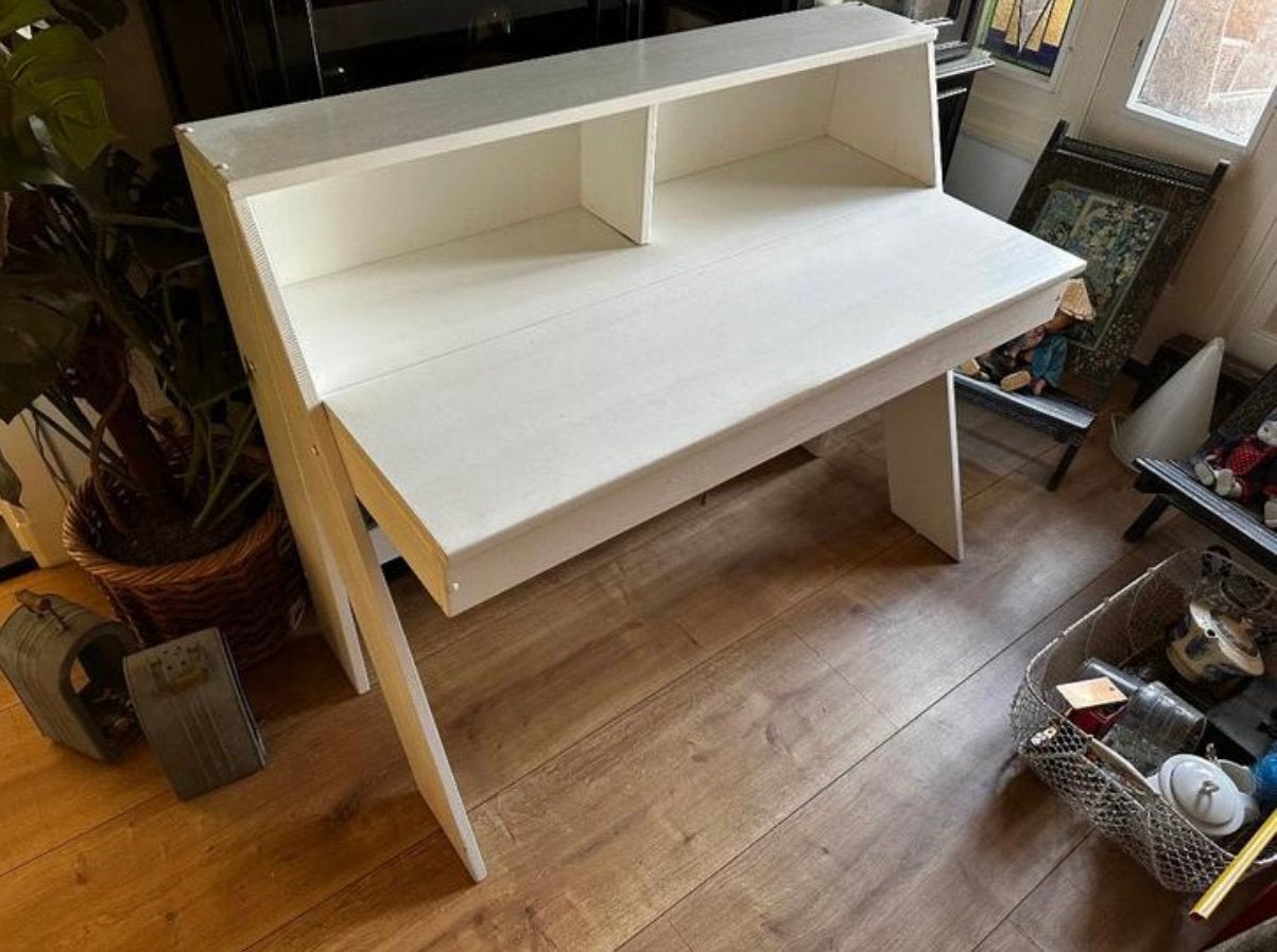 Wit houten design bureau izgst met klep en opzetstuk, Ophalen, Zo goed als nieuw