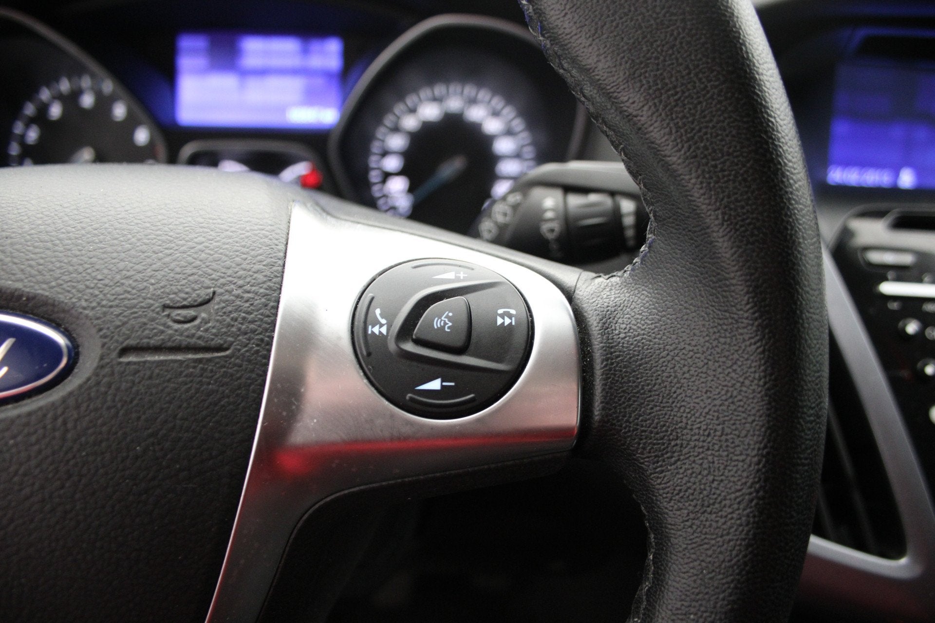 Foto 24 van Ford FOCUS Wagon 1.0 EcoBoost Titanium nette station met tre