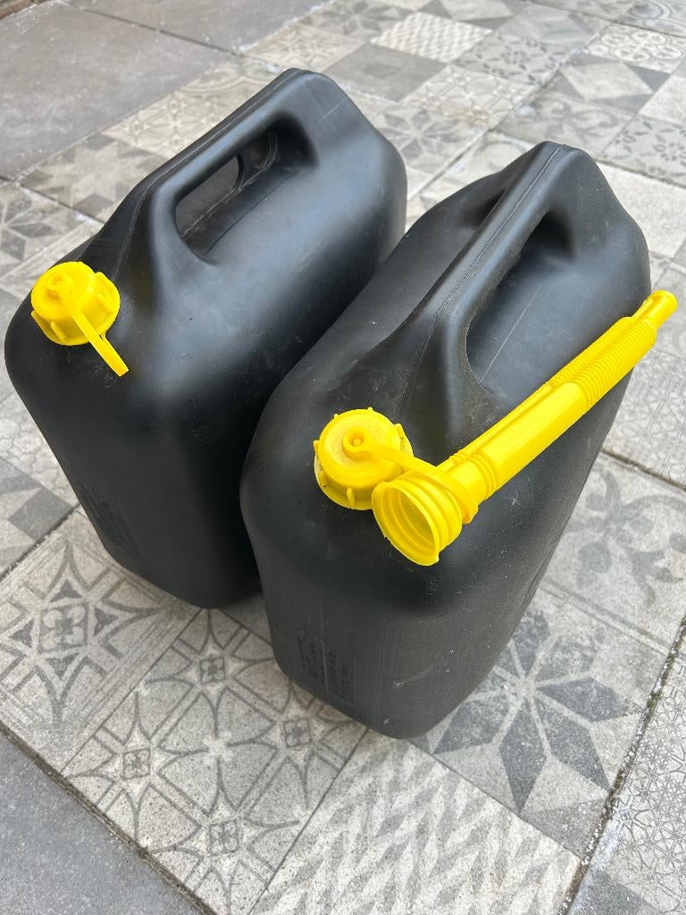 2x 20 liter jerrycan brandstof, Ophalen of Verzenden