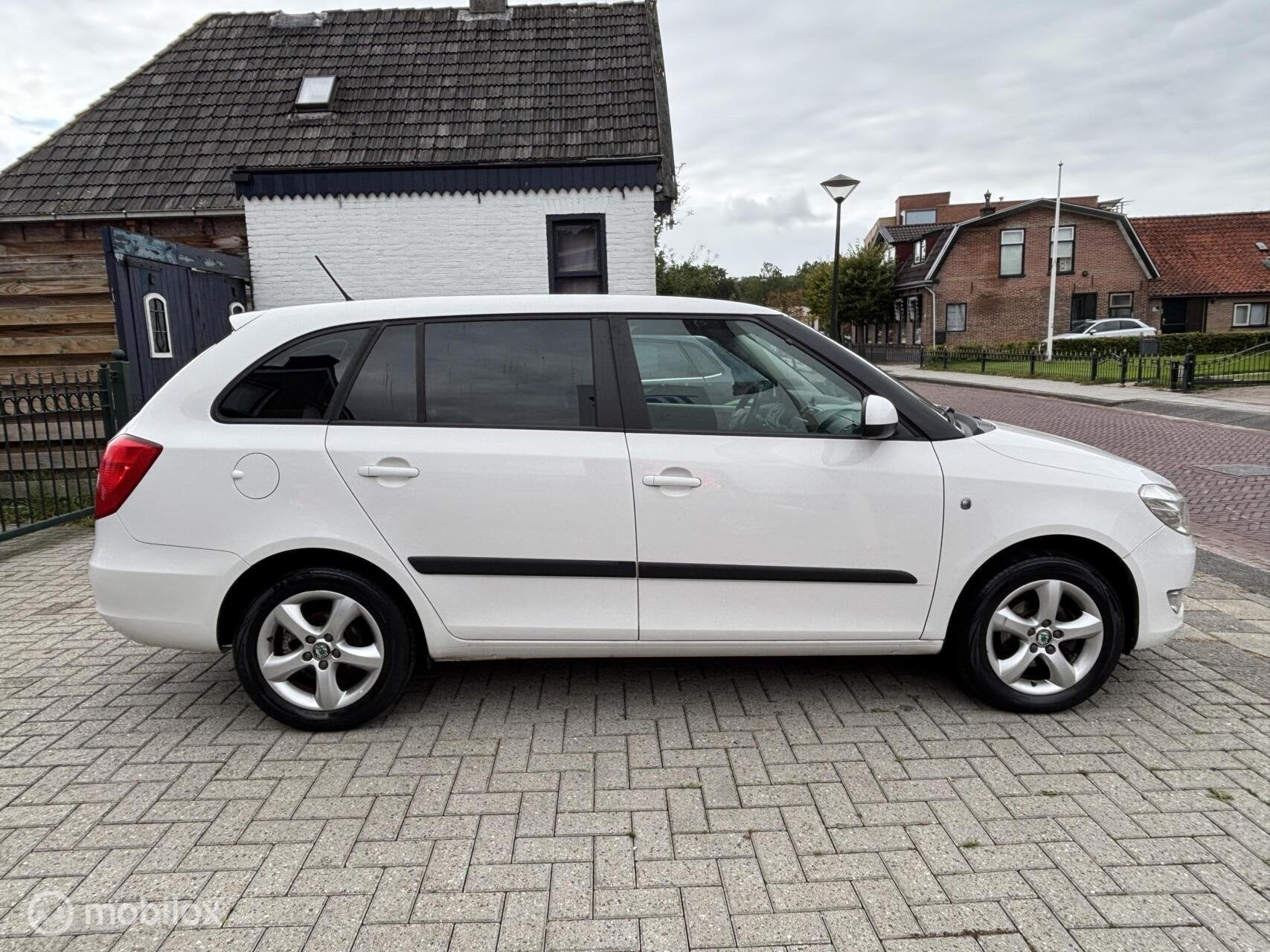 Skoda Fabia Combi 1.2 TDI | airco | cruise | nieuwe apk !, Auto's, Euro 5, 1199 cc, Wit, Origineel Nederlands