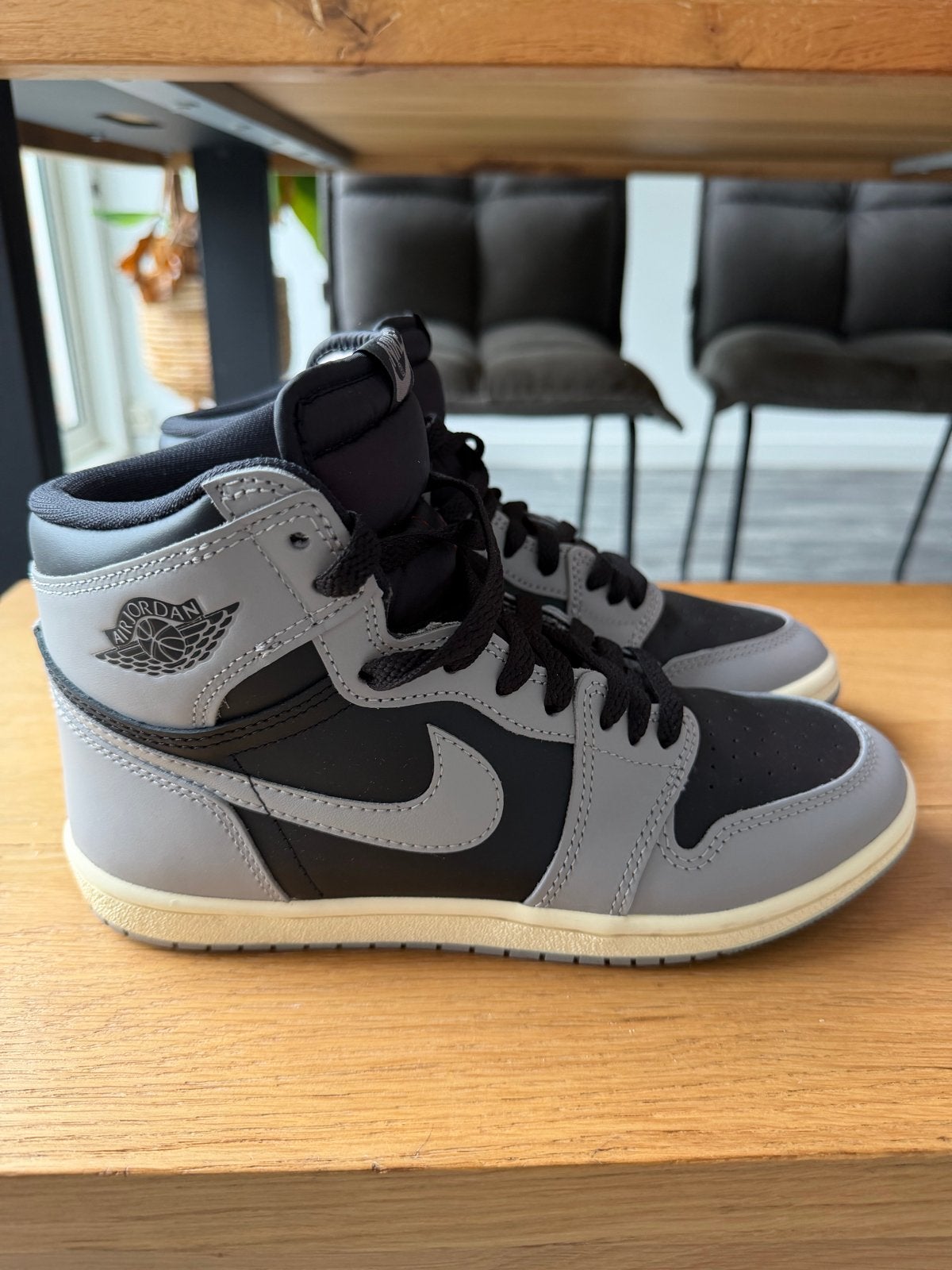Nike Air Jordan 1 High '85 Reversed Shadow Maat 40, Kleding | Heren, Schoenen, Ophalen of Verzenden, Zo goed als nieuw, Overige kleuren