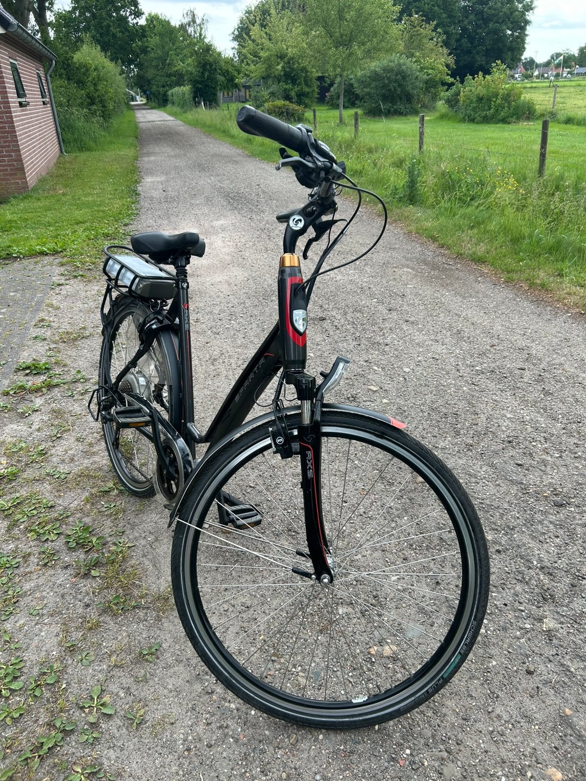 Sparta r10i accu rapport, Fietsen en Brommers, Elektrische fietsen, Sparta, Ophalen of Verzenden, Zo goed als nieuw, 50 km per accu of meer
