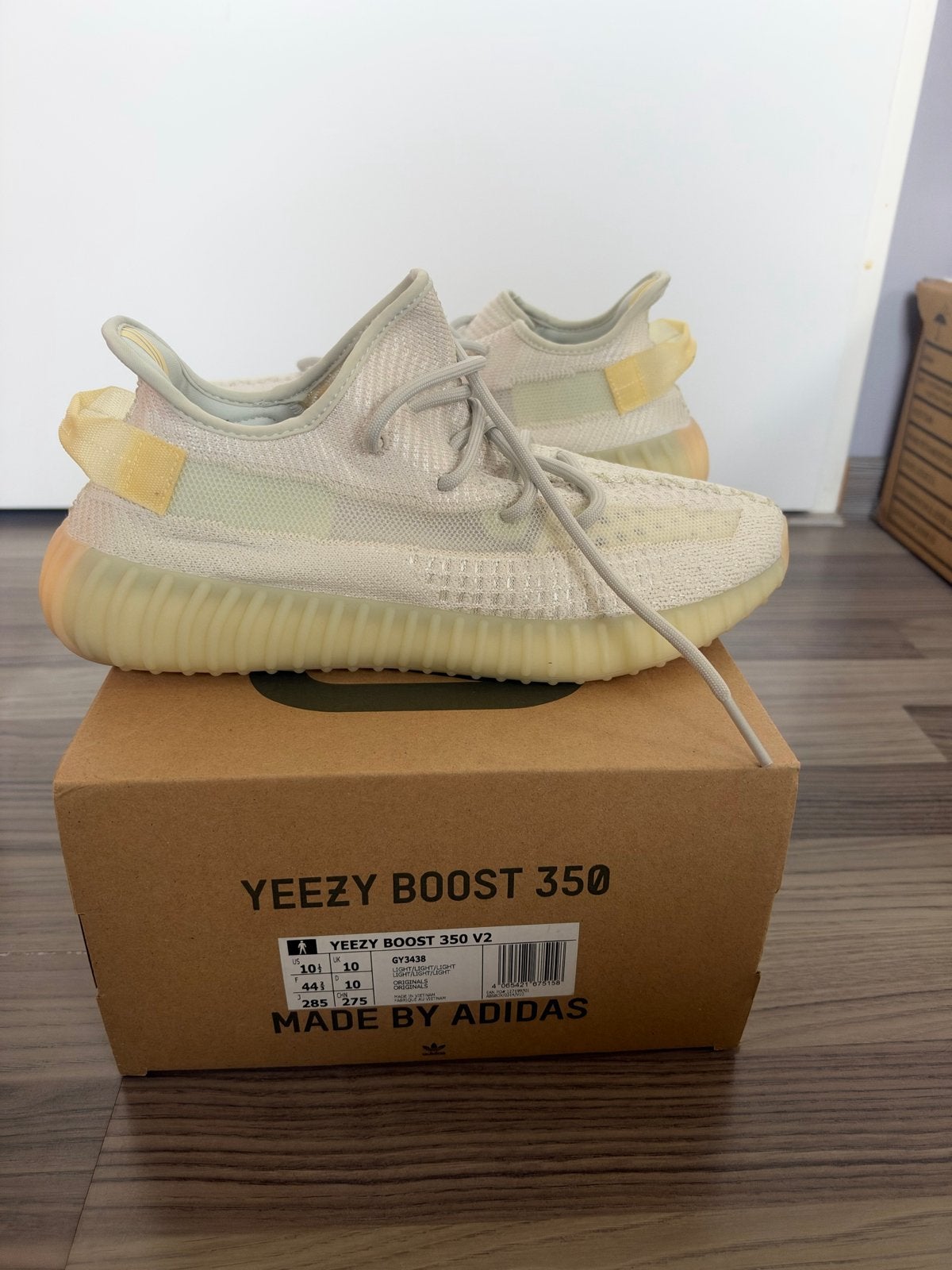 Yeezy Boost 350 V2 Light - Ongedragen, Ophalen of Verzenden, Nieuw, Overige kleuren, Sneakers of Gympen