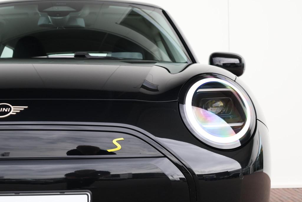 MINI Cooper SE Essential Trim | Pakket S, Auto's, Mini, Stof, Zwart, 4 stoelen, 218 pk
