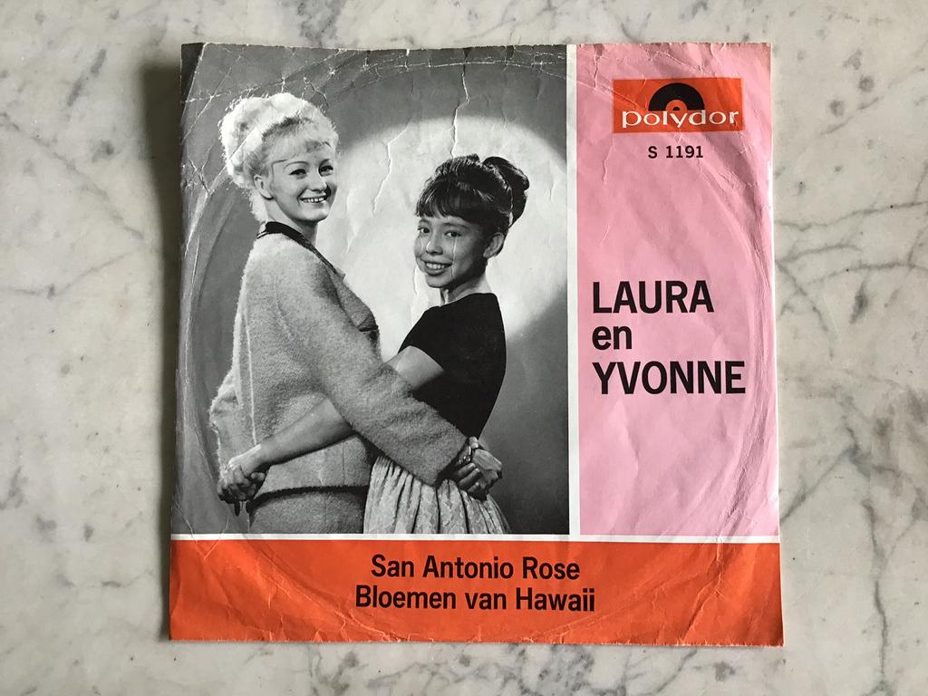 Single van Laura en Yvonne (1965), Ophalen, Gebruikt, 7 inch, Levenslied of Smartlap