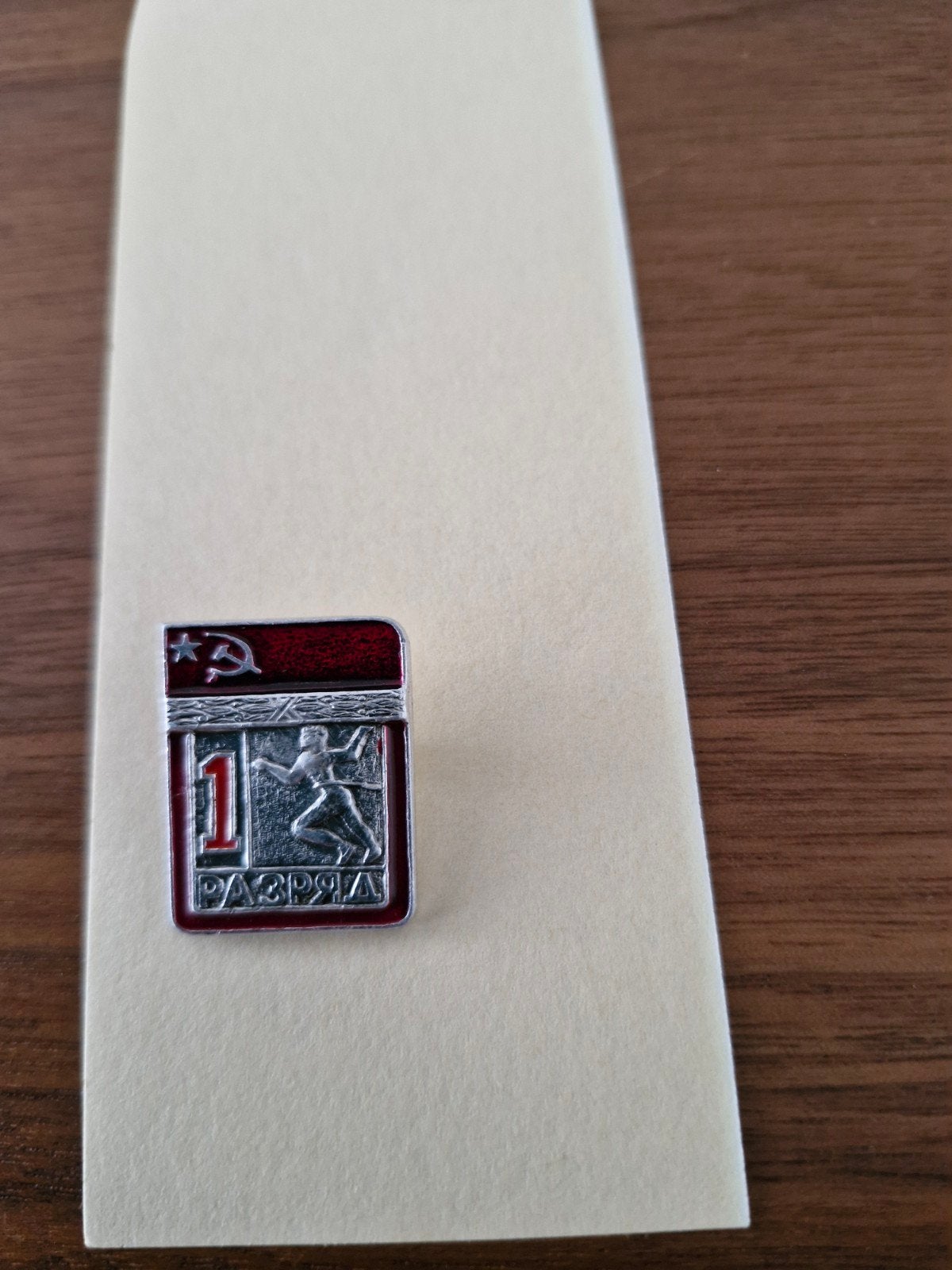 R 020 Vintage Sovjet Sportspeldje - 1e Klasse, Ophalen of Verzenden, Zo goed als nieuw, Sport, Speldje of Pin