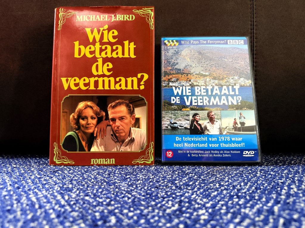 Boek ‘Wie betaalt de veerman’ & originele TV-serie, Ophalen of Verzenden, Zo goed als nieuw, Diverse auteurs