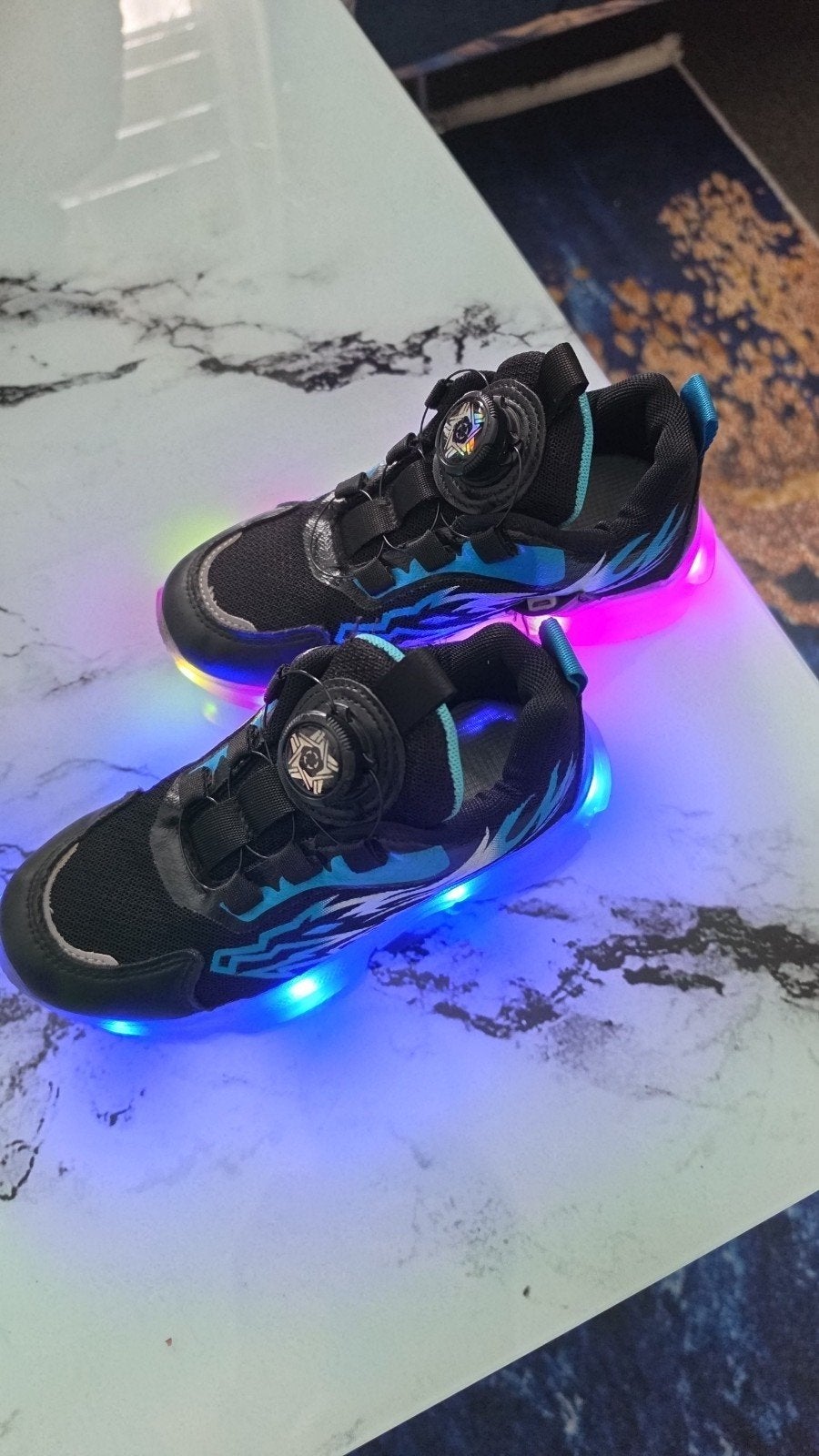 Schoenen met LED-verlichting en lader - Maat 31, Ophalen, Gebruikt, Jongen of Meisje, Schoenen