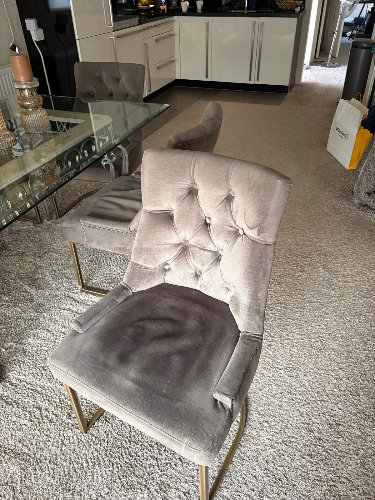 6 fluwelen eetkamerstoelen - Taupe/Goud, Huis en Inrichting, Stoelen, Ophalen, Gebruikt, Bruin, Elegant