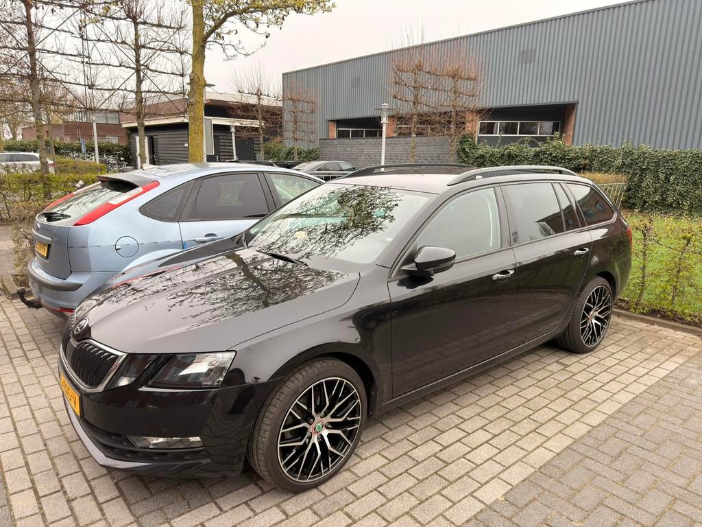Skoda Octavia 1.5 TSI Greentech 150pk Dsg-7 2018 Zwart, Auto's, Skoda, 1498 cc, 4 cilinders, 1207 kg, Zwart