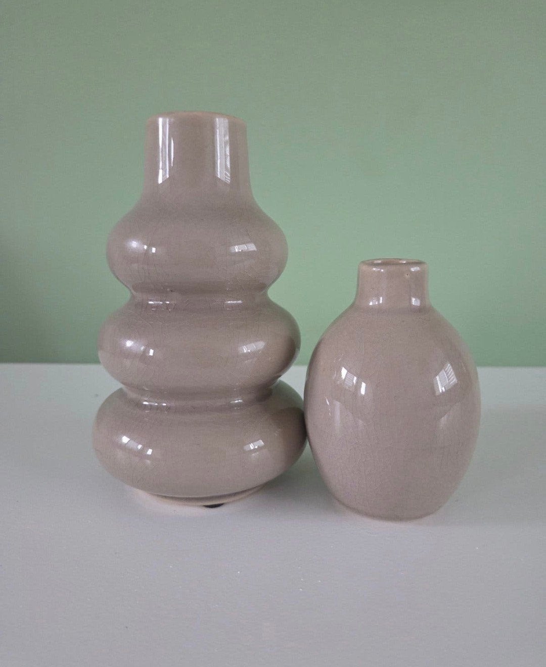 Set van twee Beige vazen, Huis en Inrichting, Woonaccessoires | Vazen, Beige, Ophalen of Verzenden, Zo goed als nieuw, Geschikt voor droogbloemen