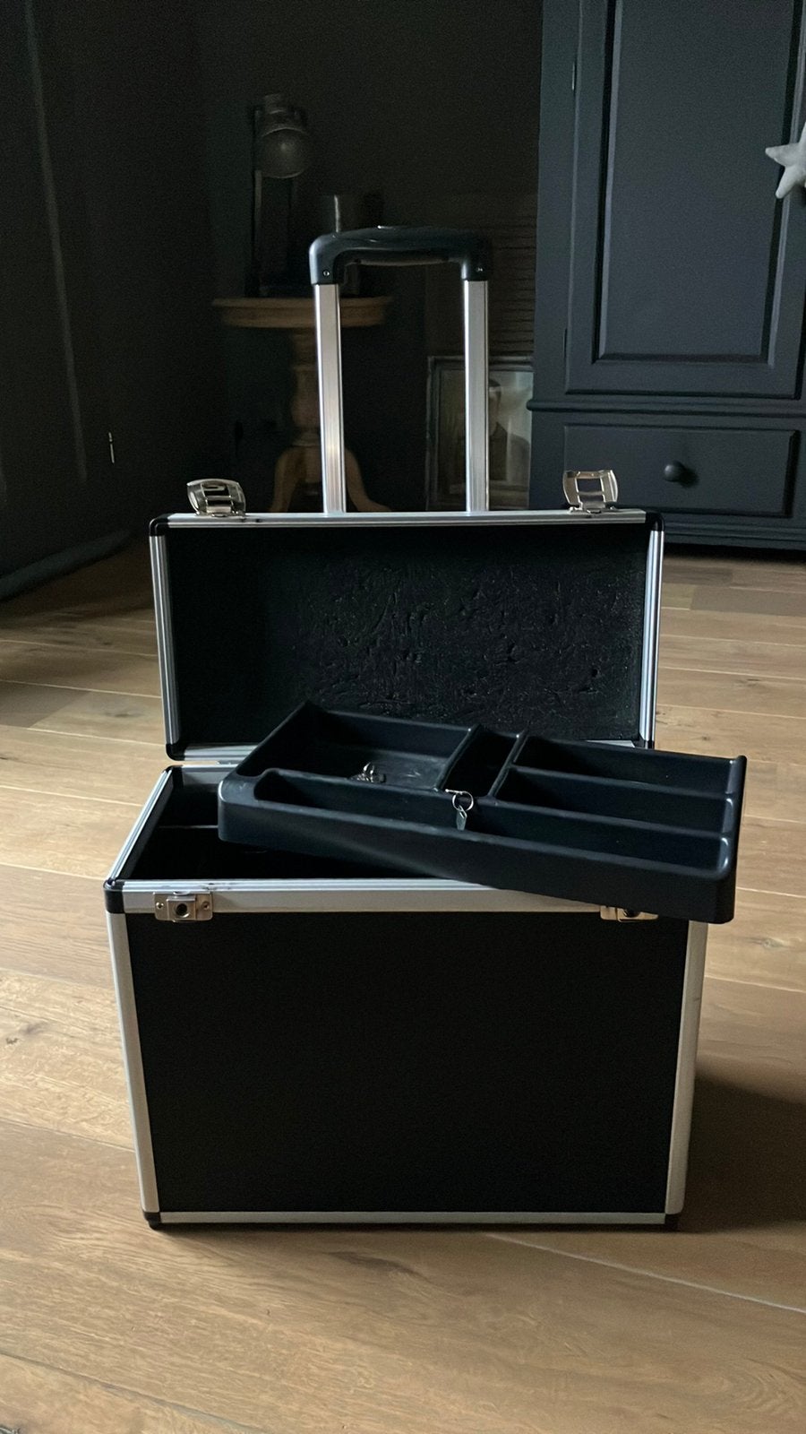 Stevige Rolkoffer / trolley zwart 35x43x21 (HxBxD), Sieraden, Tassen en Uiterlijk, Koffers, Ophalen, Gebruikt, Hard kunststof