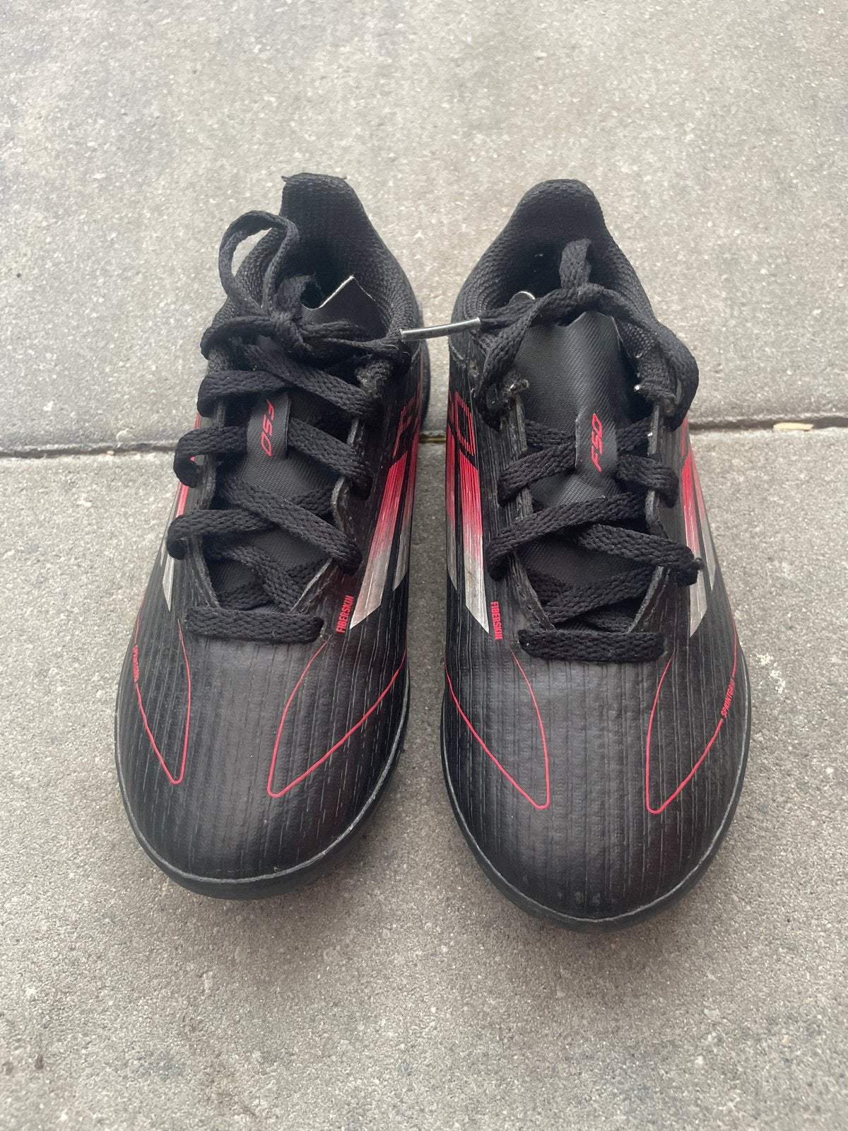 Adidas F50 Voetbalschoenen - Zwart/Rood, Ophalen, Schoenen, Zo goed als nieuw, Maat S