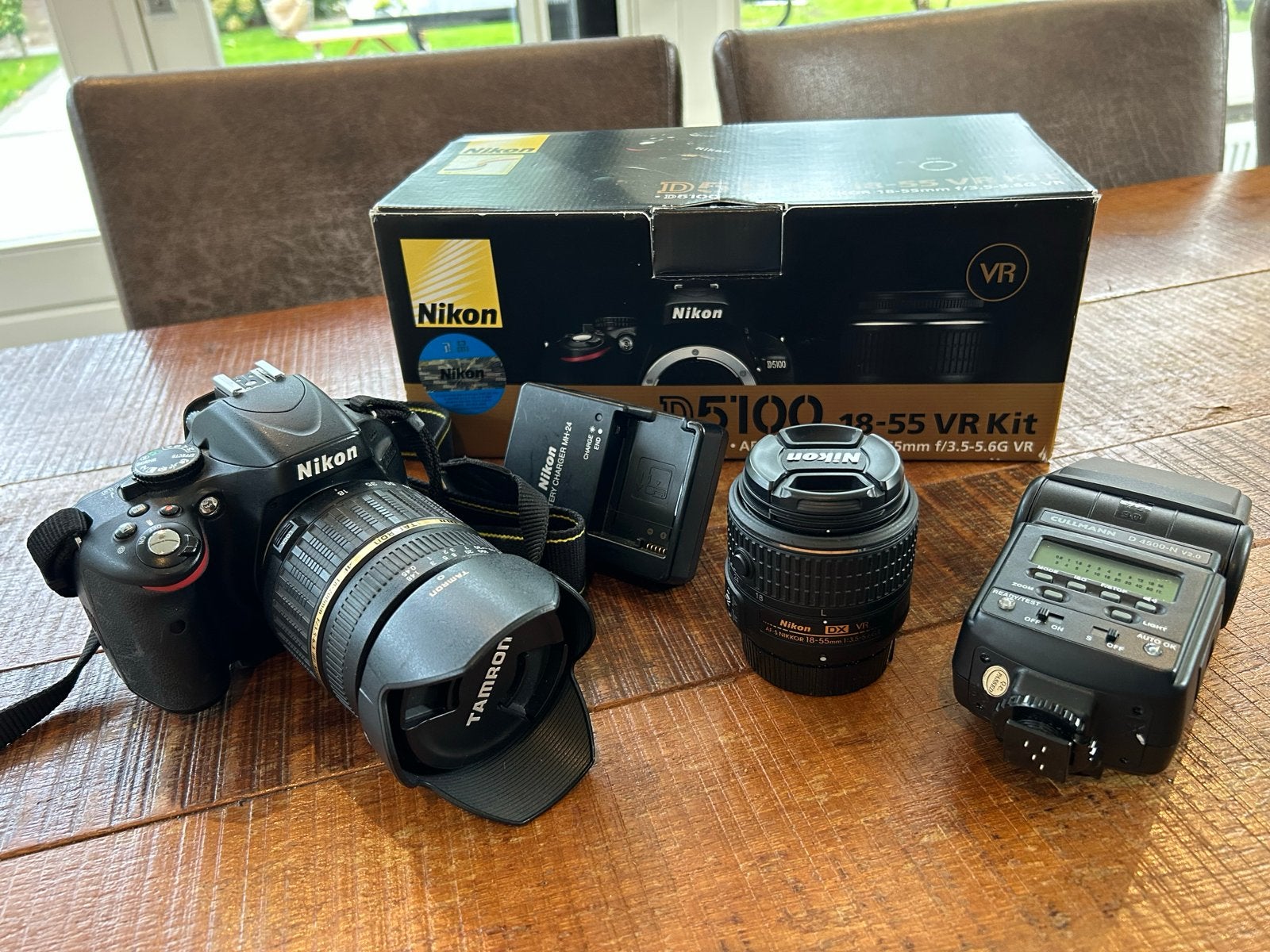 Nikon D5100 spiegelreflexcamera met 2 lenzen en flitser, Ophalen, Gebruikt, Spiegelreflex, Beeldstabilisatie