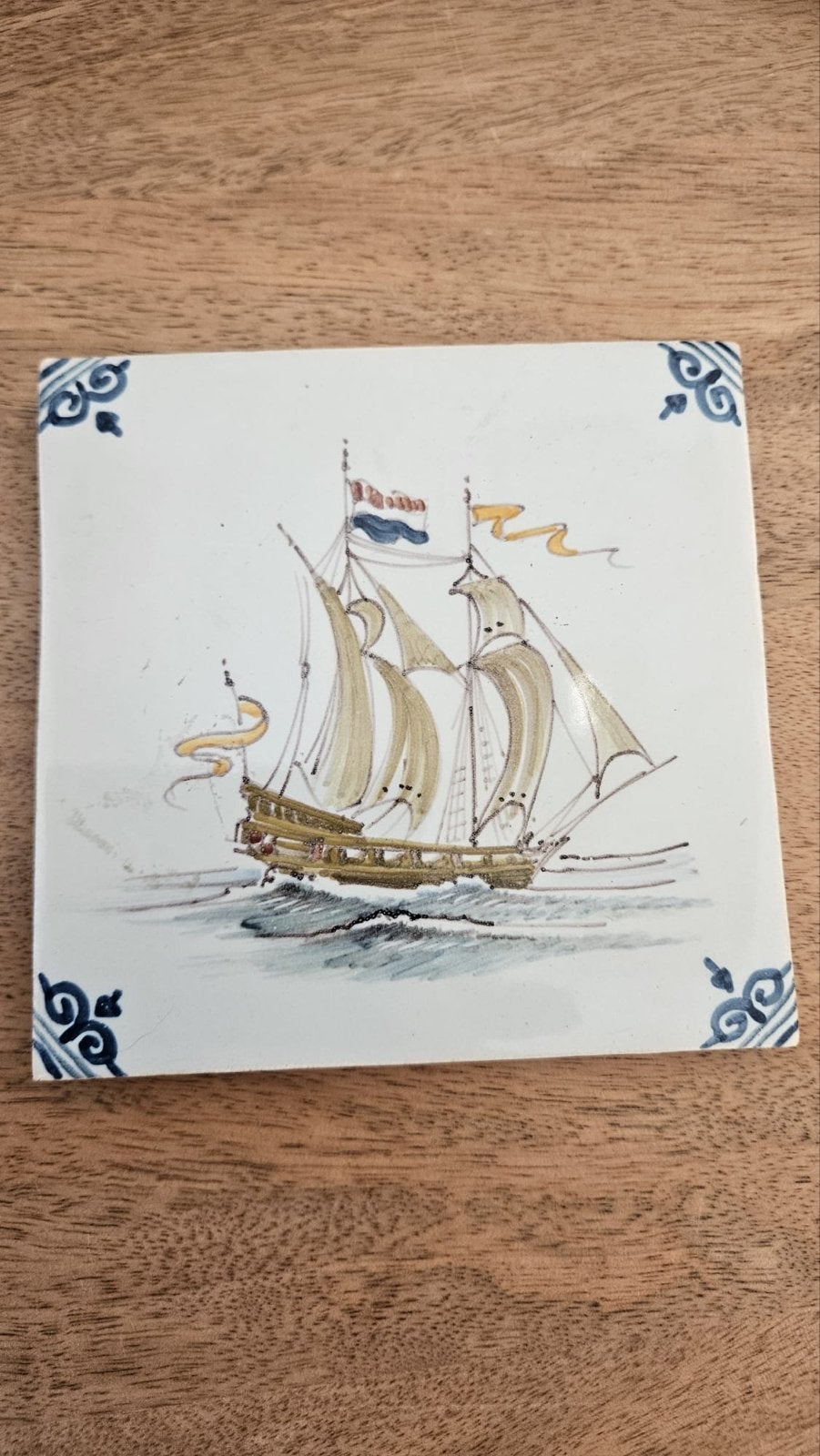 Makkum wandtegel Eendracht met historisch zeilschip, Ophalen of Verzenden