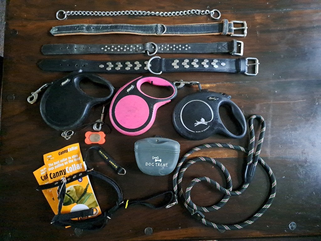 Te koop voor grote honden halsbanden enz., Ophalen, Zo goed als nieuw