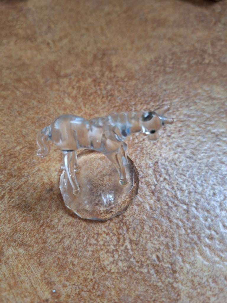 Glazen paardje op klein glasplaatje, Ophalen of Verzenden, Zo goed als nieuw, Dier