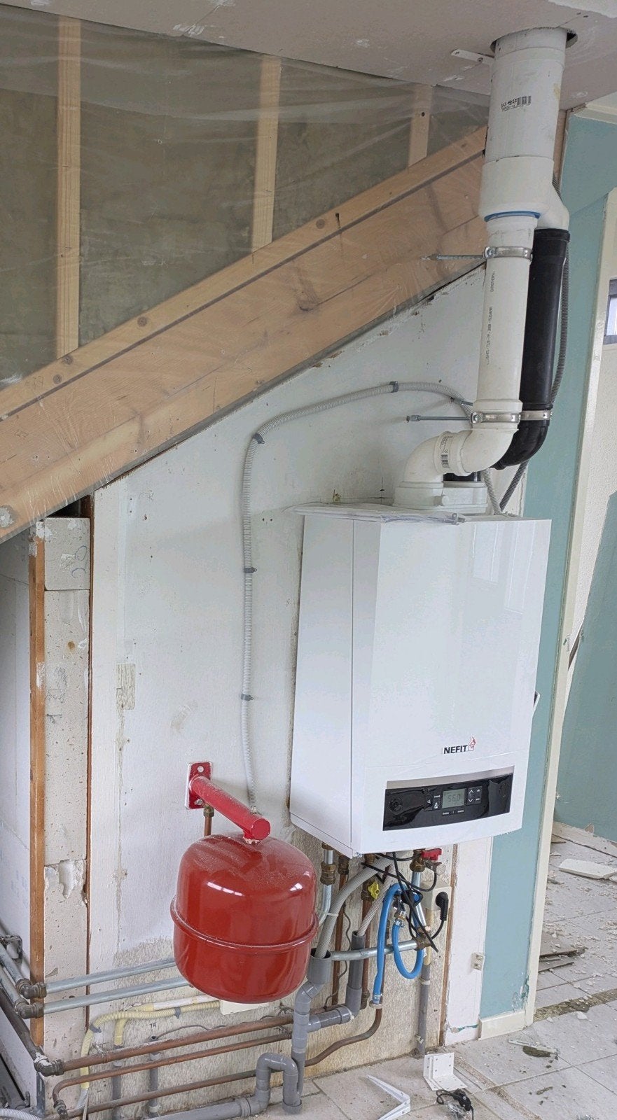 Nefit Trendline Cv-ketel HRC30 2021 met thermostaat, Doe-het-zelf en Verbouw, Verwarming en Radiatoren, Ophalen, 30 tot 80 cm