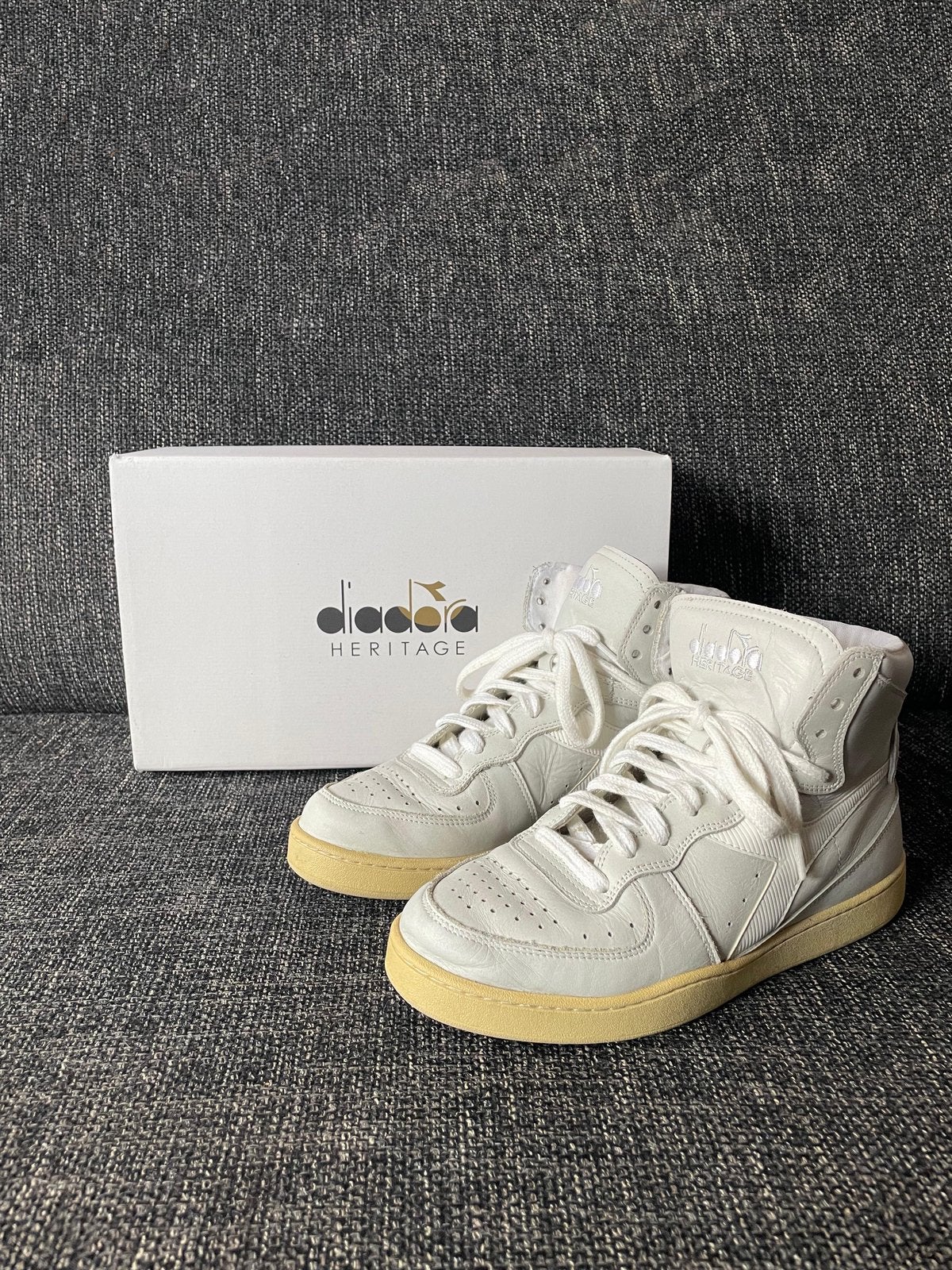 Diadora schoenen, Wit, Ophalen of Verzenden, Sneakers of Gympen, Gedragen