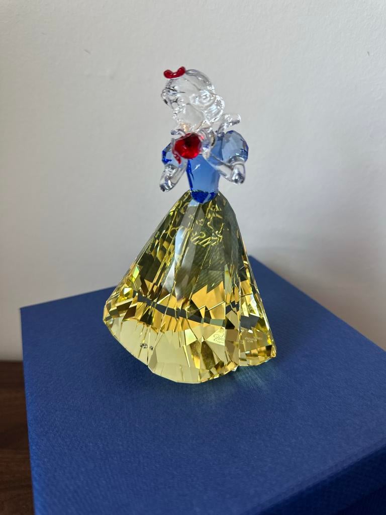 Nieuw in doos Sneeuwwitje Swarovski kristal figuur, Ophalen of Verzenden, Nieuw, Figuurtje
