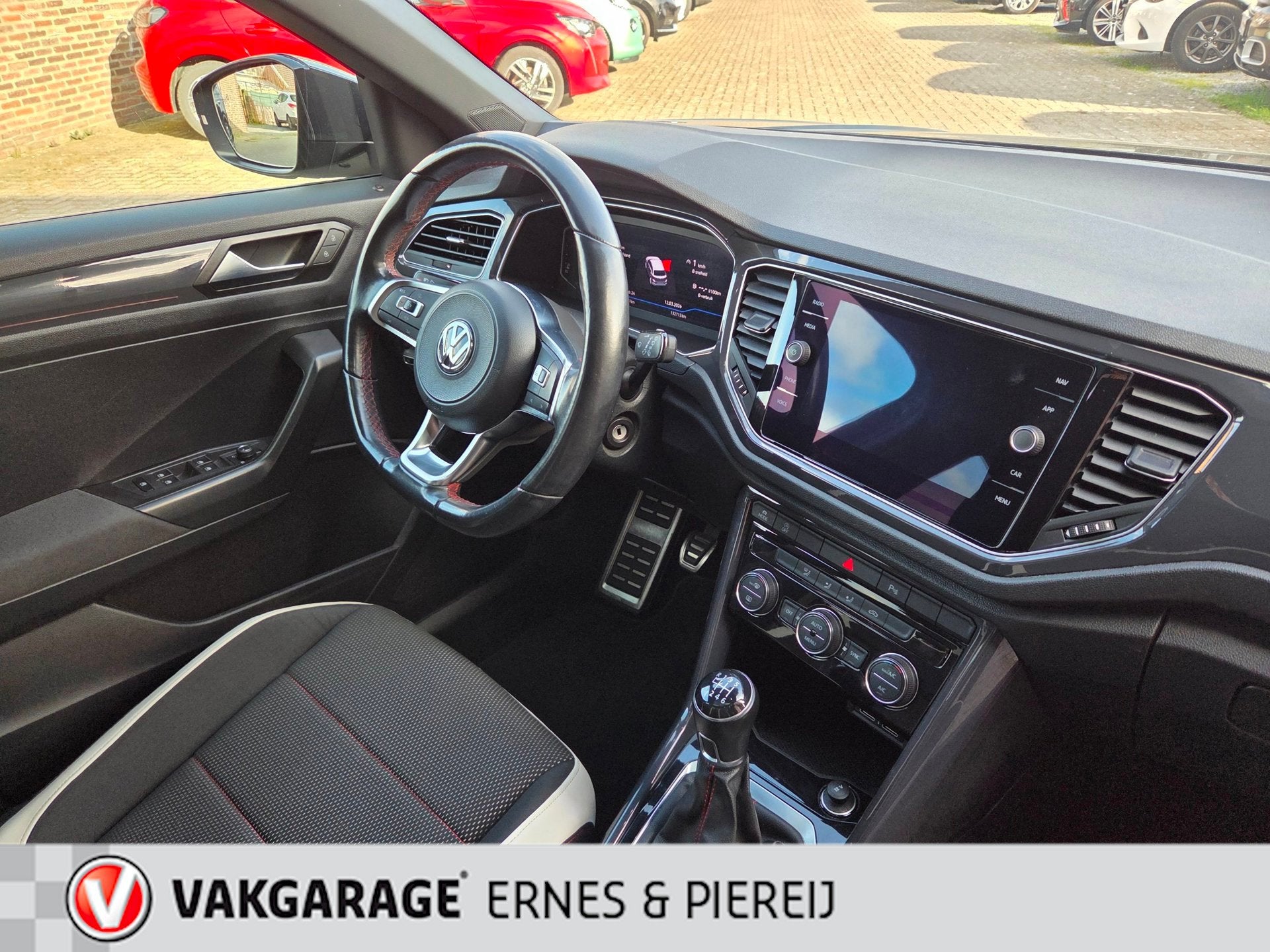 Volkswagen T-Roc 1.5 TSI Style Business *Garantie mogelijk t, Voorwielaandrijving, Stof, Zwart, 4 cilinders