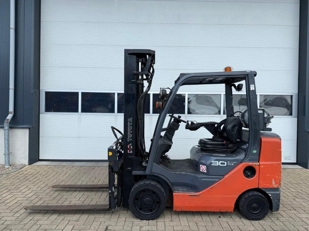 Toyota 8FGCU30 3 ton Triplex Freelift Sideshift Positioner L, LPG, 3000 tot 4000 kg, Heftruck, Ophalen of Verzenden