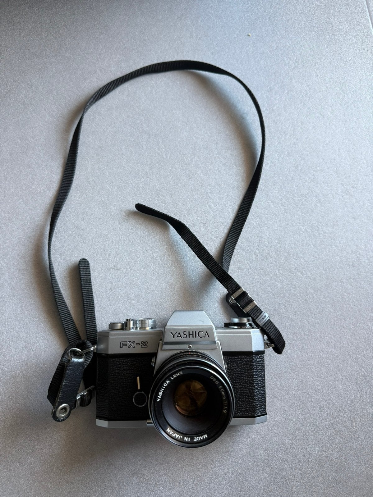 Yashica FX 2 + original 50mm lens, Ophalen of Verzenden, Zo goed als nieuw, Spiegelreflex, Overige Merken