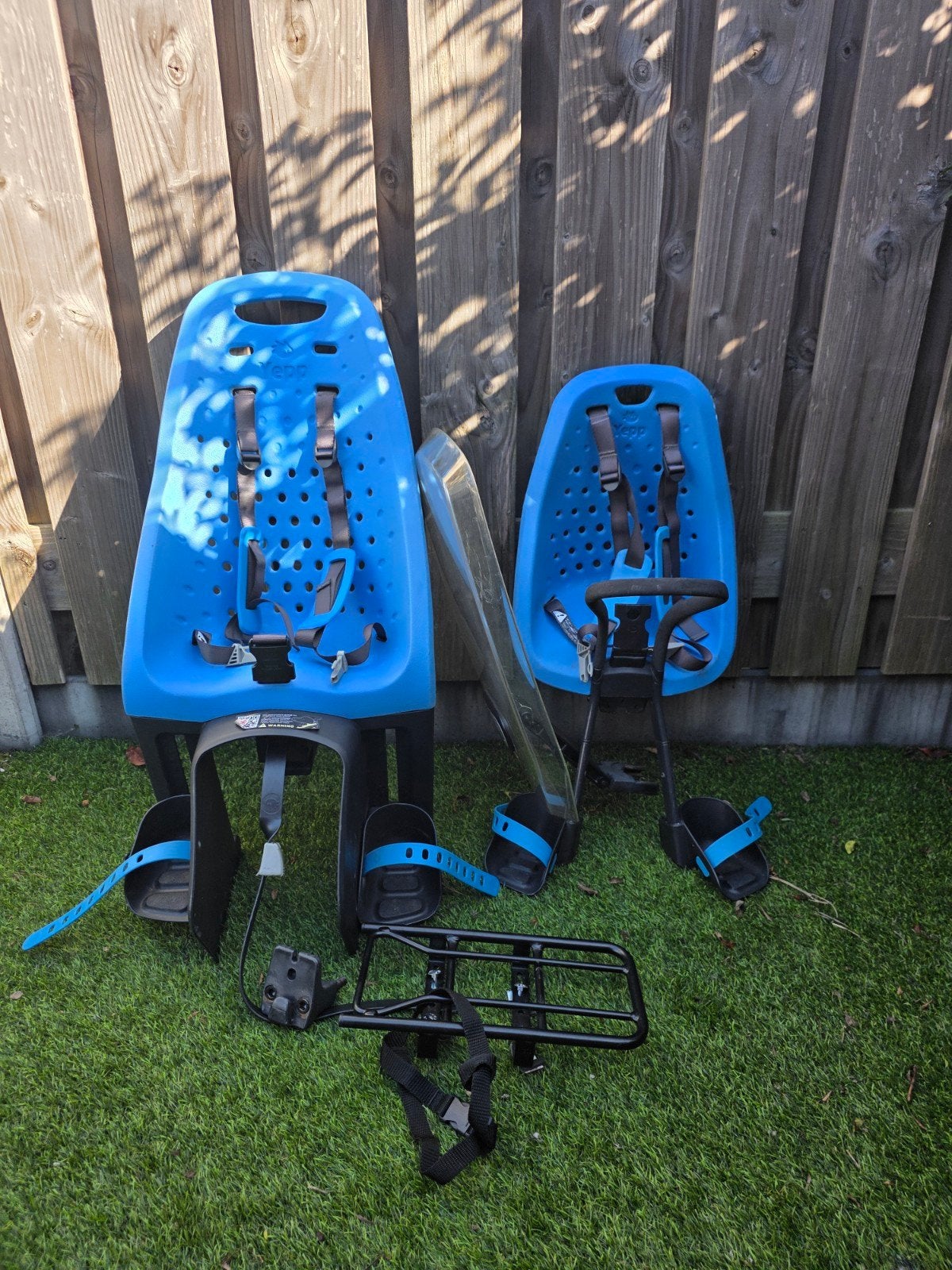 Mini en Maxi fietsstoeltjes van Yepp, Ophalen, Gebruikt, Thule Yepp, Voetsteuntjes