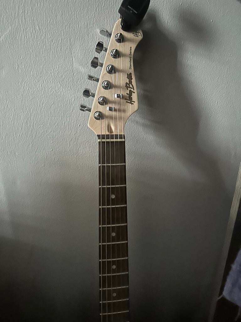 Harley Benton elektrische gitaar met versterker + tuner+hoes, Muziek en Instrumenten, Gebruikt, Met versterker, Solid body, Ophalen
