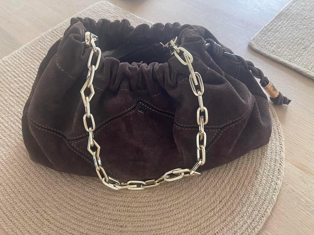 Bruine suède handtas met gouden ketting, Ophalen of Verzenden, Zo goed als nieuw, Bruin, Handtas