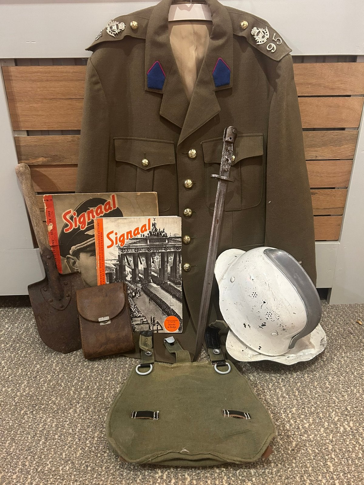 Lotje militaria, Ophalen of Verzenden