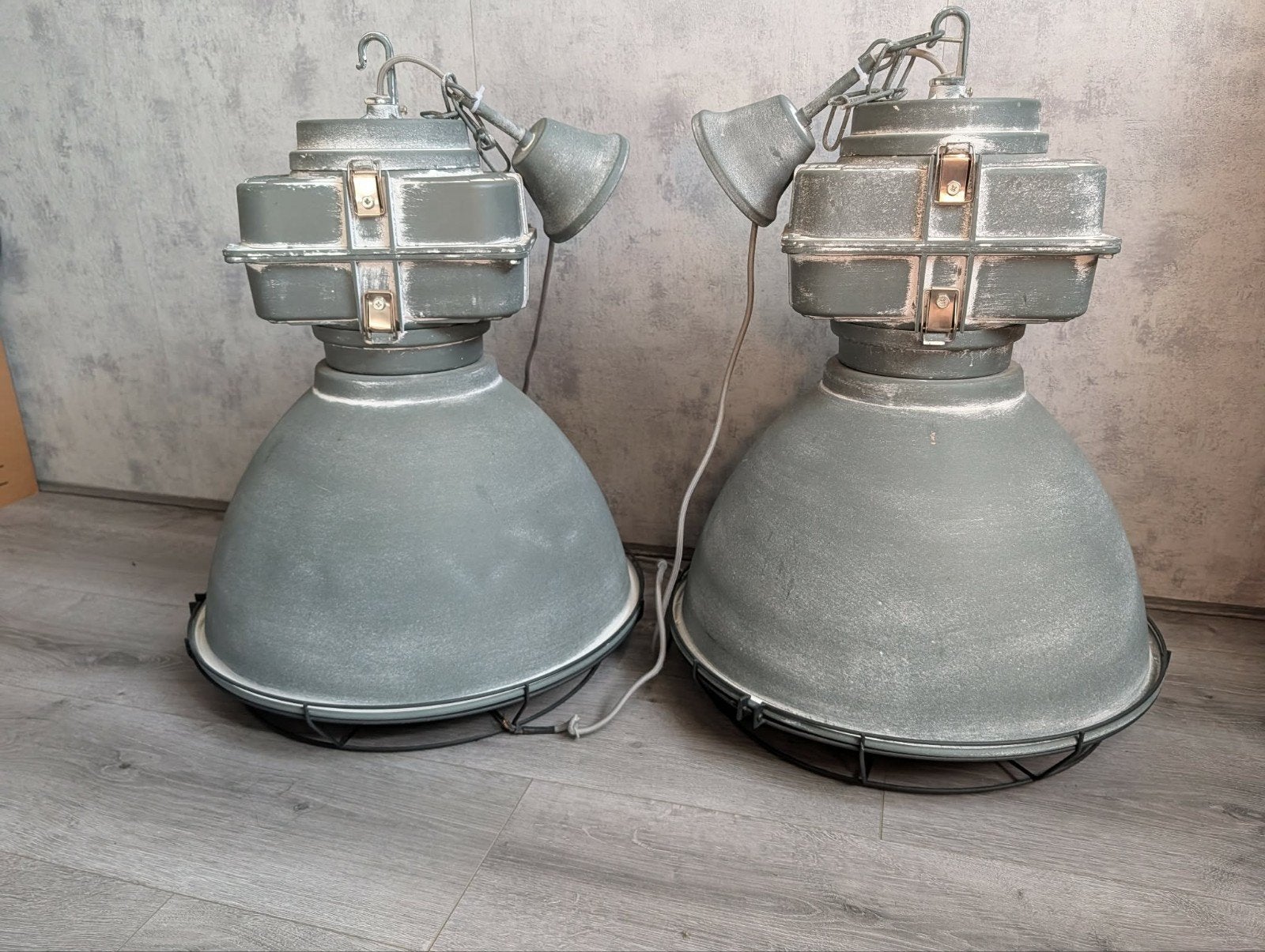 lampen – metaal – 65 cm hoog - industriële - betonlook, Ophalen
