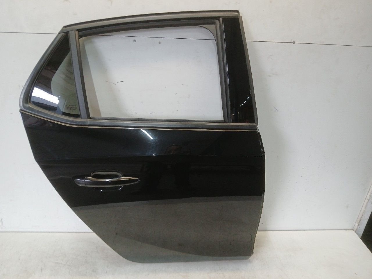 Portier rechts achter Opel Corsa, Auto-onderdelen, Onderdelen@venauto.nl, Van der Ven Autorecycling B.V., Gebruikt, Ettenseweg 76, 4706 PB Roosendaal, The Netherlands