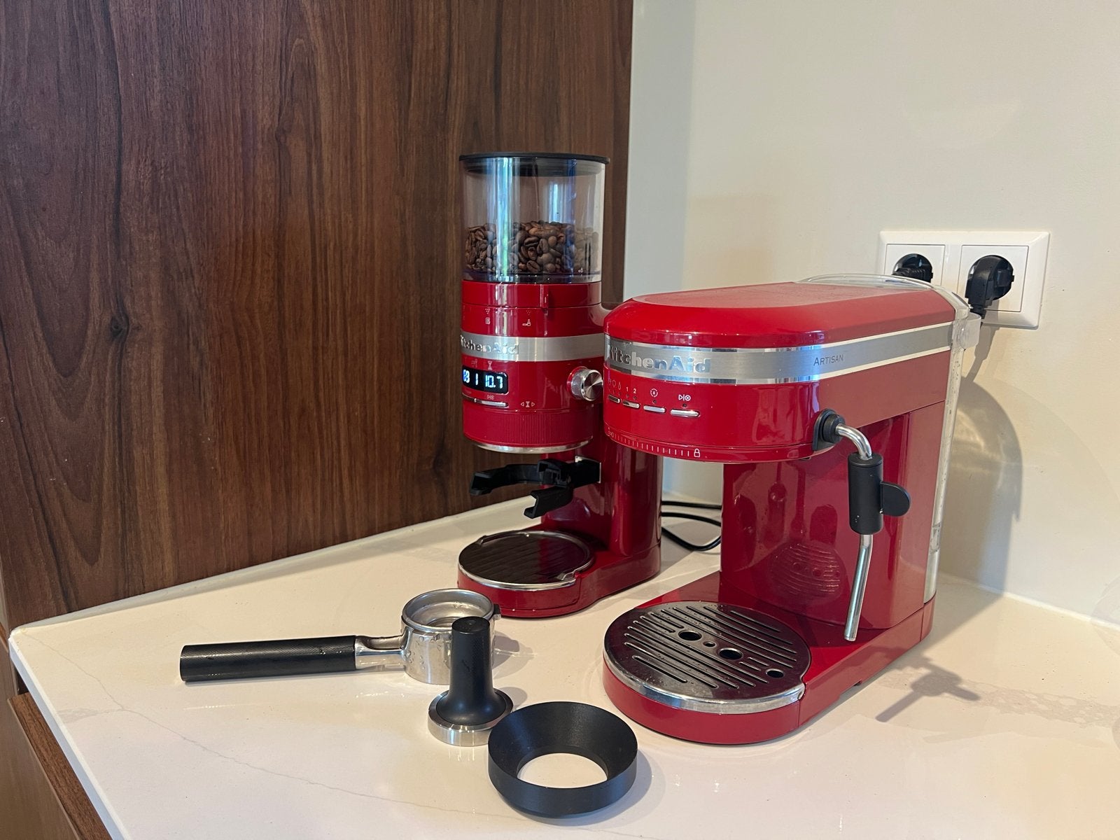 KitchenAid Artisan Espresso Machine & Koffiemolen - Rood, Afneembaar waterreservoir, Espresso apparaat, Zo goed als nieuw, Koffiebonen