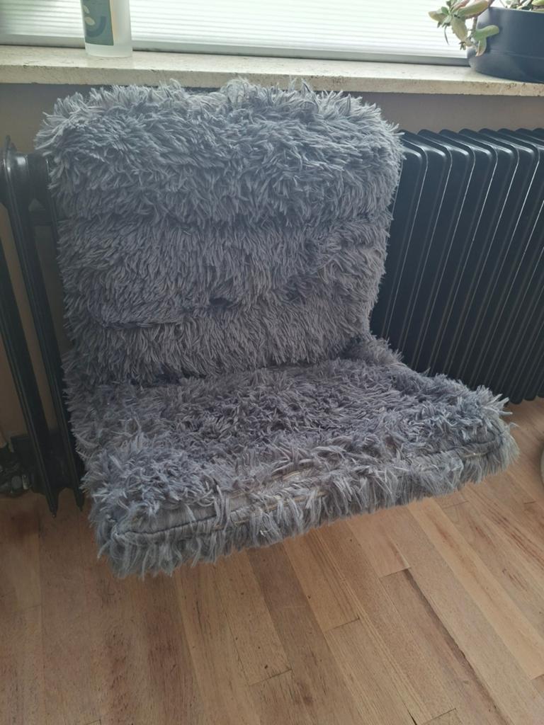 Radiator hang mandje voor poes. Grijs., Ophalen of Verzenden, Gebruikt